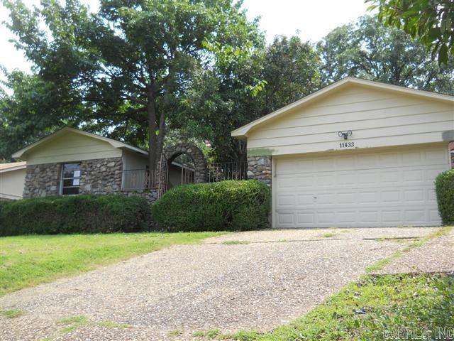Charming 3BD/2BA in Little Rock located in the Walton Heights neighborhood that is waiting for you to call home. Beautiful front courtyard perfect for anyone with a green thumb. Spacious living room with built-in-shelving. Eat-in-kitchen, with granite countertops, and a separate dining room for enjoying meals with family or friends. Carpet in bedrooms. Close to shopping, dining, and much more! This property is managed by Hoffman Team so beware of scammers - we will never ask you to Cashapp us money. The lease for this property is for 18 months to 2 years with a 3% increase after the first year. Income must be 3x the amount of rent. Deposit, first monthās rent, and the $50 administration fee due before move in. This property does not accept section 8.