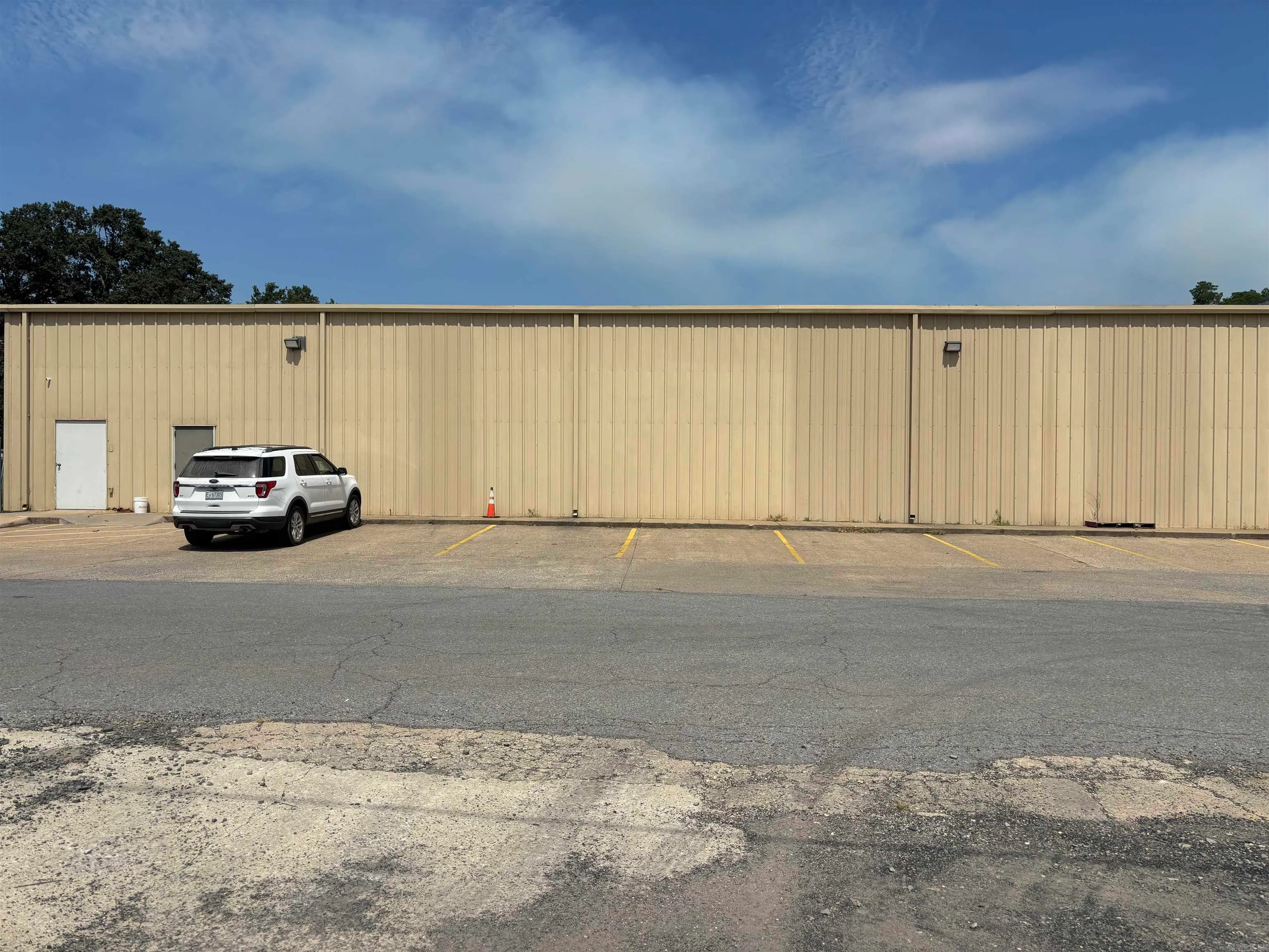 Lonoke, Arkansas 72086, United States, ,Commercial,Active,82974