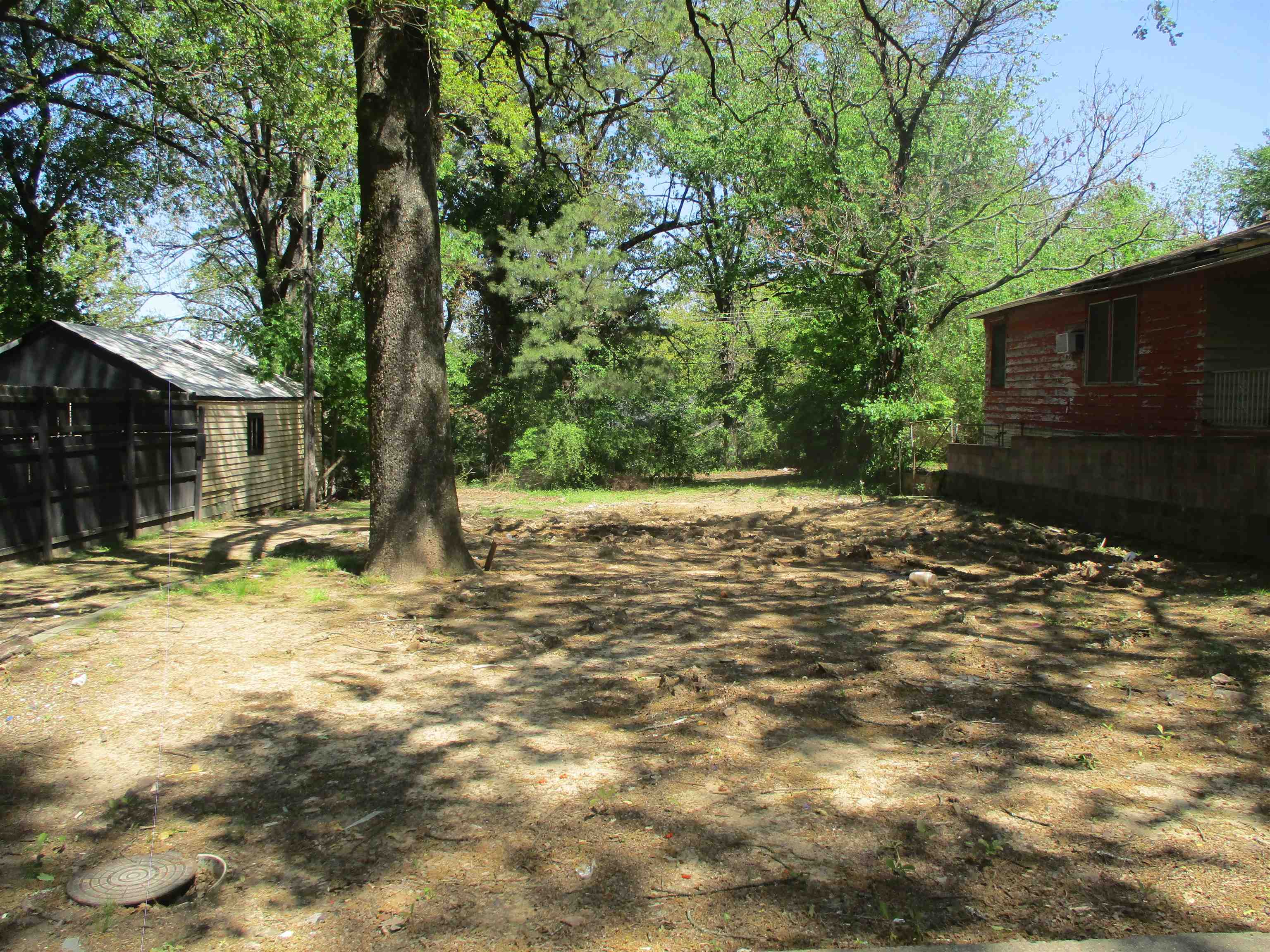 NEW PRICE!!! Don't miss out on this great space buy located in the heart of Little Rock less than 5 minutes from UALR. 0.16 acre cleared lot perfect for a new construction home. This is a Fannie Mae Homepath property so go to www.HomePath.com for more information and to submit offers.