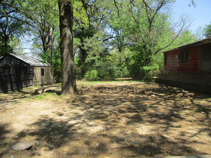 NEW PRICE!!! Don't miss out on this great space buy located in the heart of Little Rock less than 5 minutes from UALR.  0.16 acre cleared lot perfect for a new construction home.  This is a Fannie Mae Homepath property so go to www.HomePath.com for more information and to submit offers.