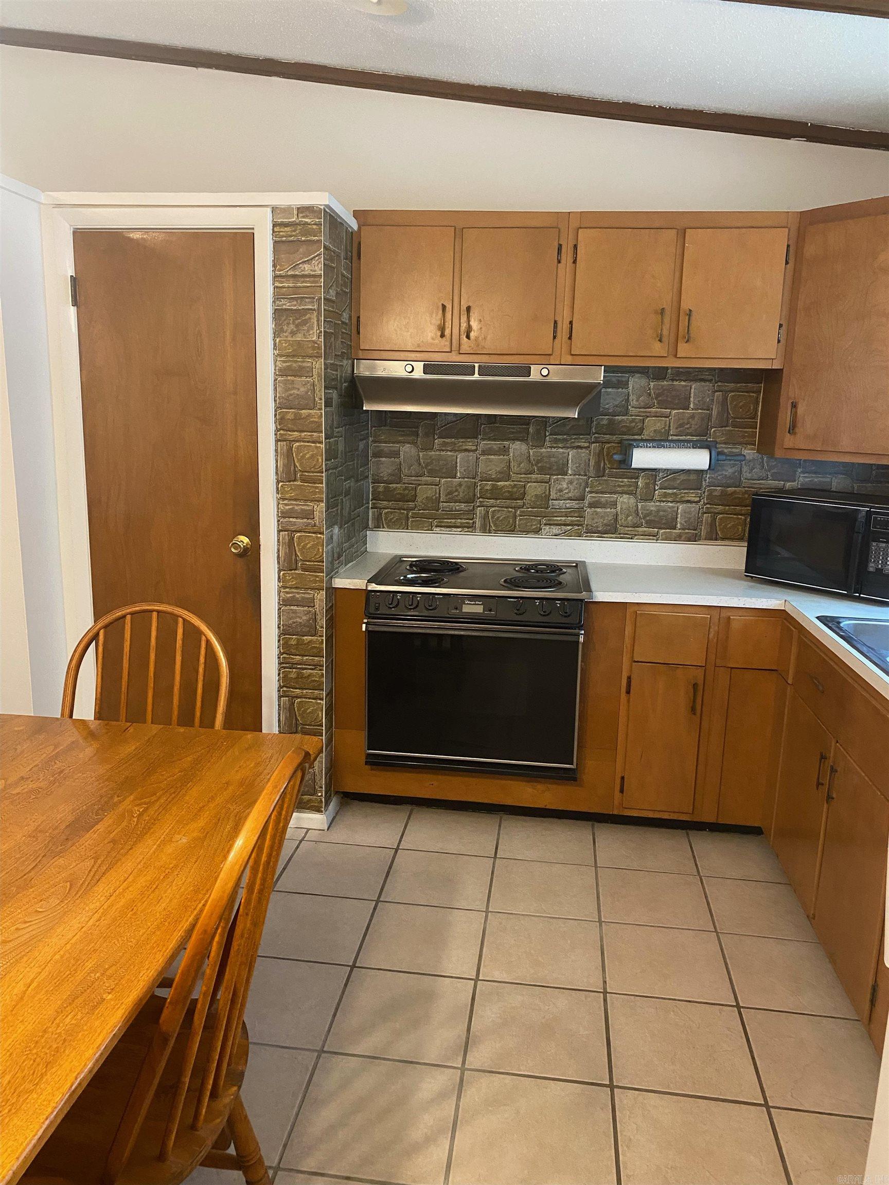 BELLE MEADE - Residential