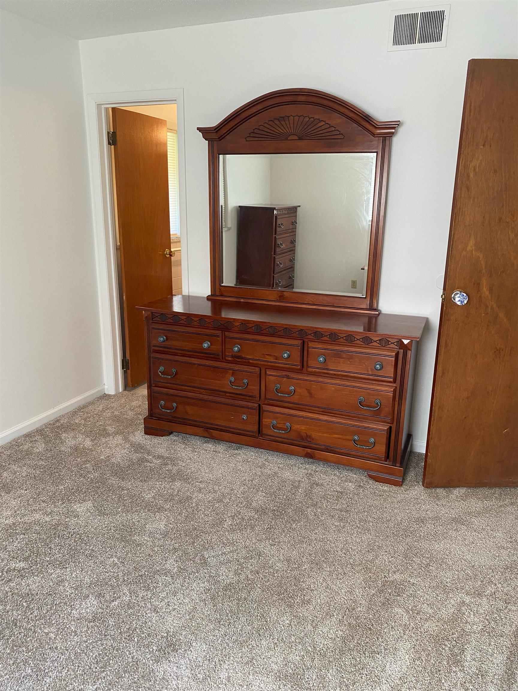 BELLE MEADE - Residential