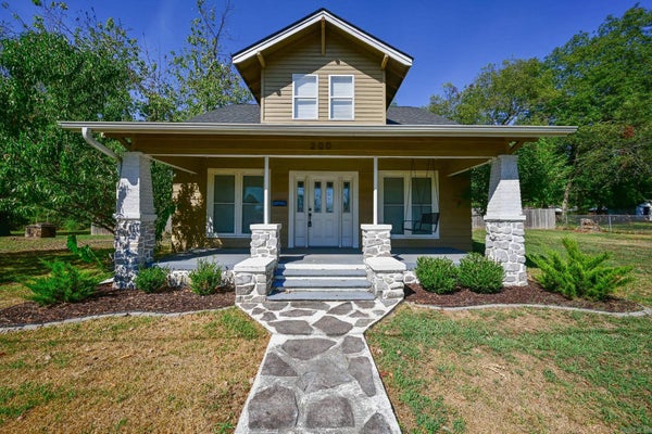 200 GANN ST, MENA, AR 71953 - Image 7782da61aee4361ef7c32ab2ddb2a564/3898159856
