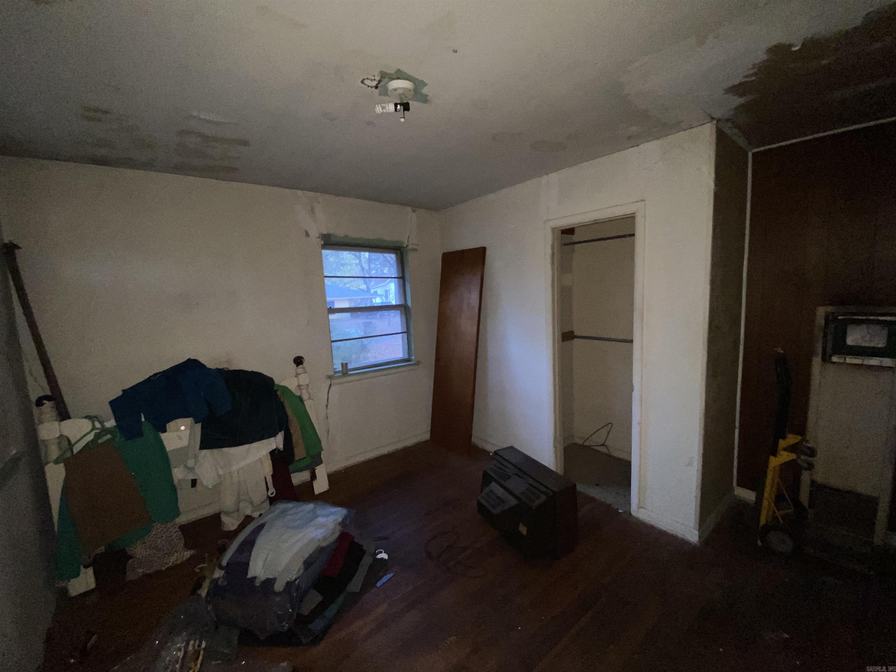 WAKEFIELD VILLAGE - Residential