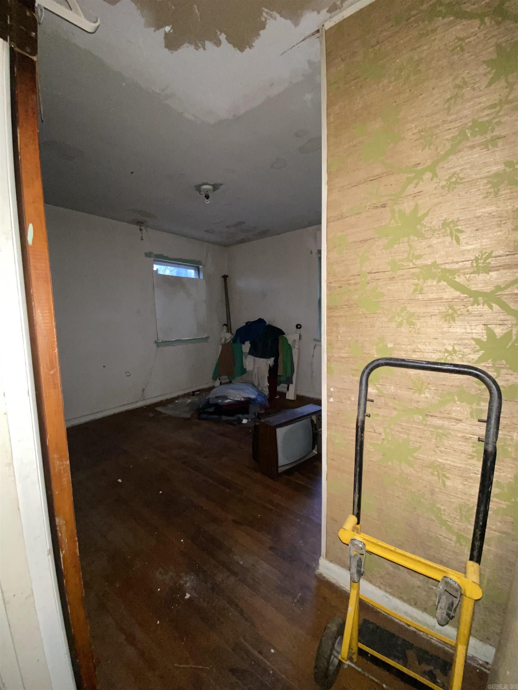 WAKEFIELD VILLAGE - Residential