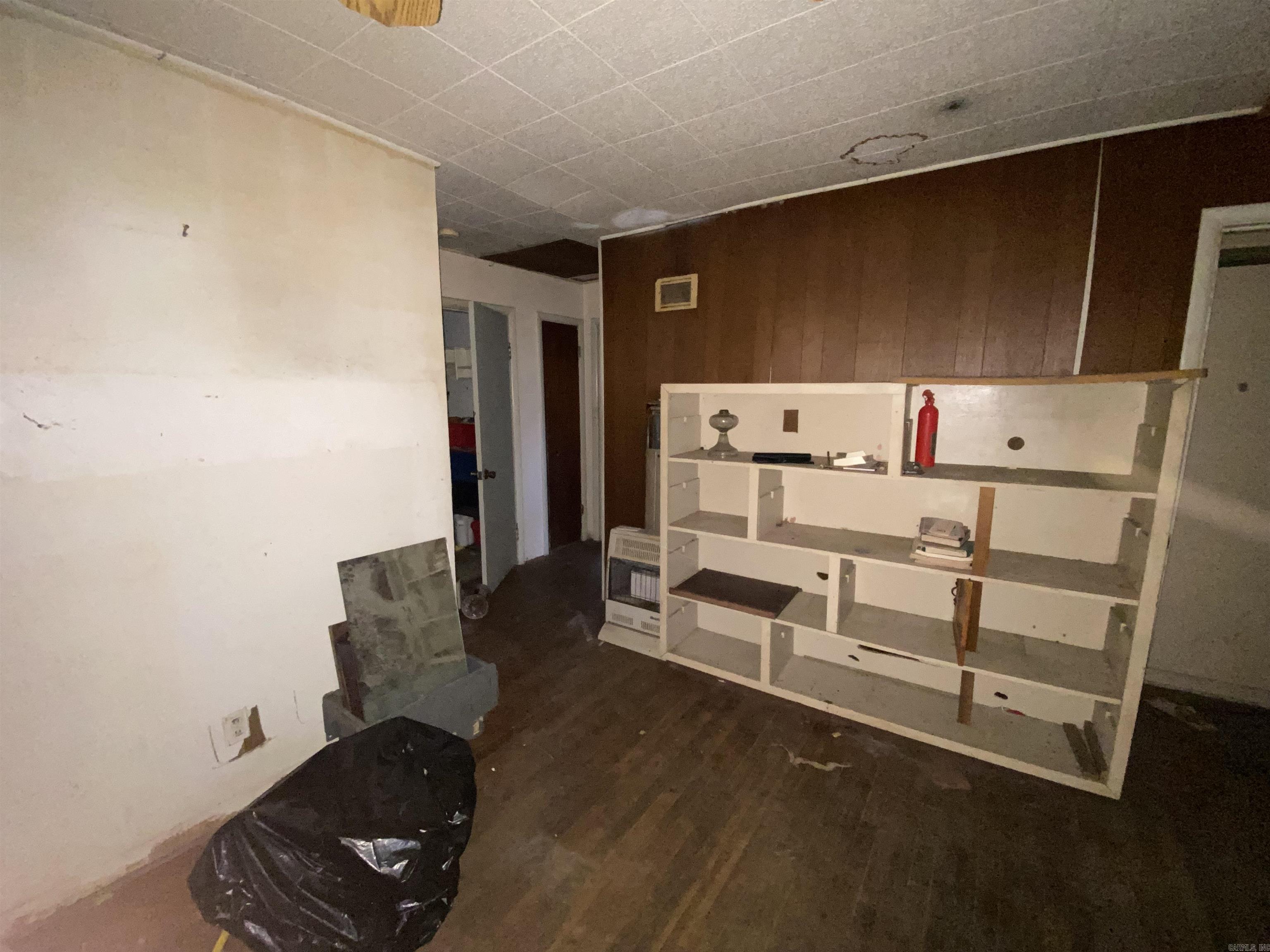 WAKEFIELD VILLAGE - Residential