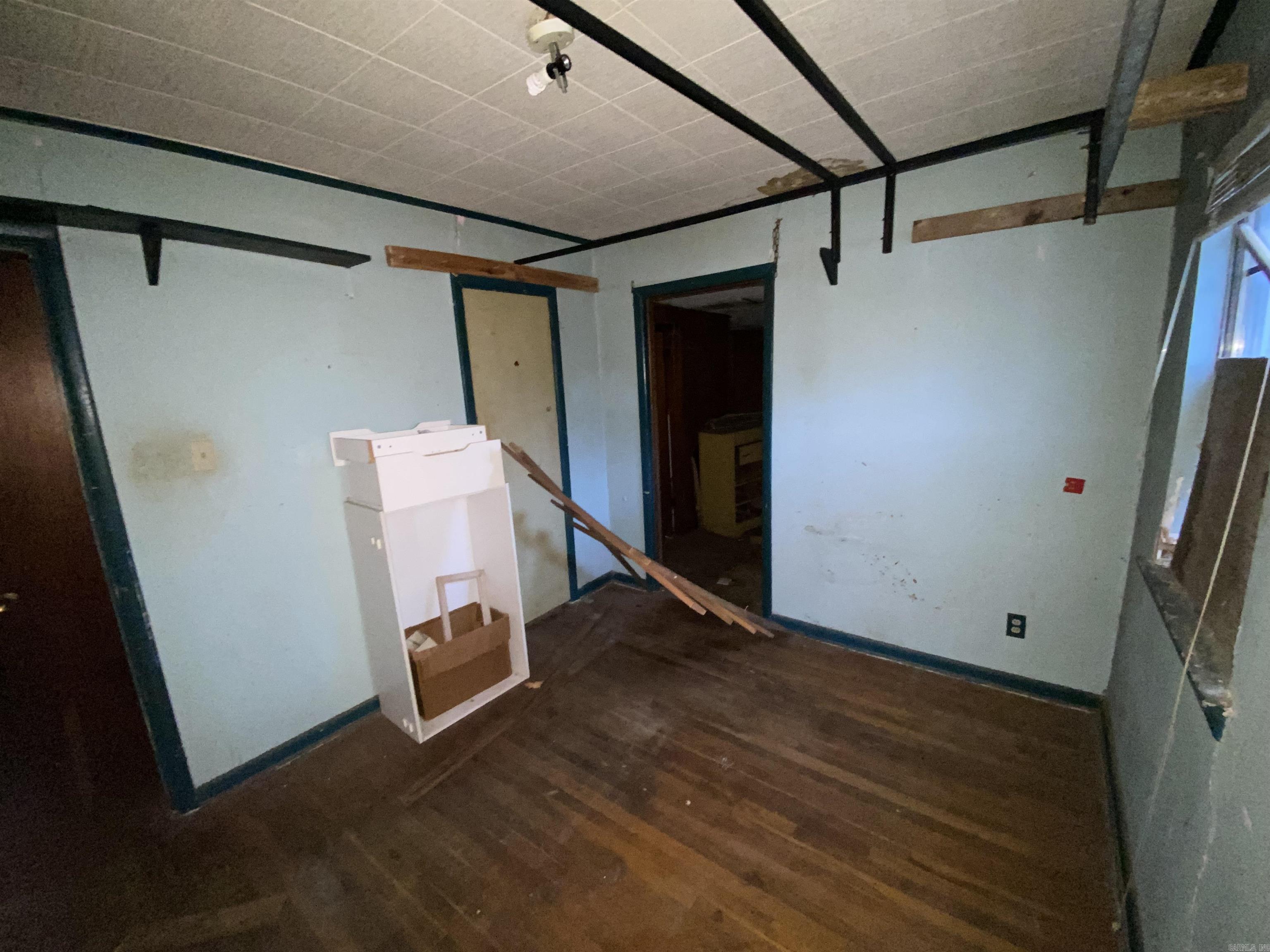 WAKEFIELD VILLAGE - Residential