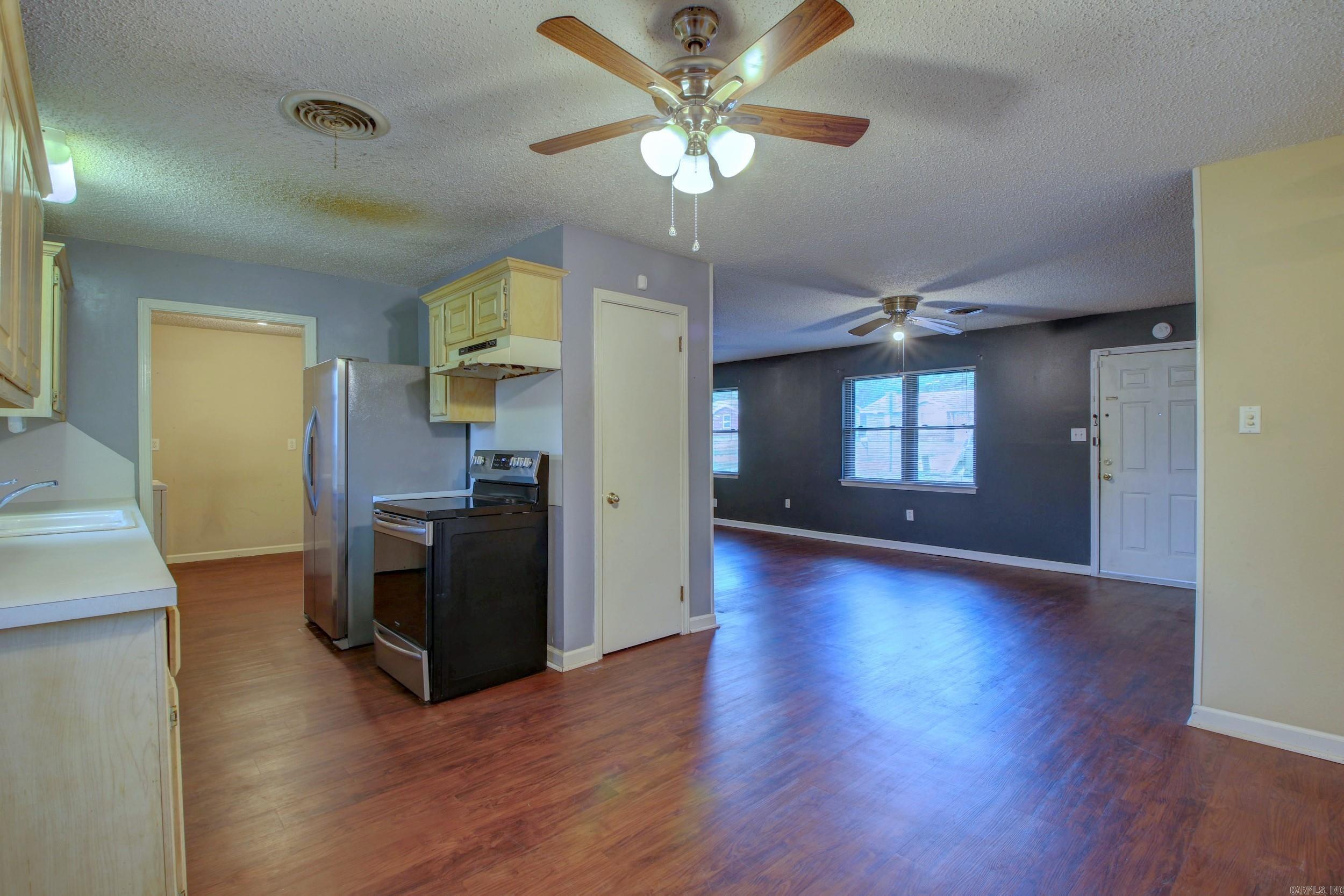 COUNTRY CLUB TO JACK - Residential