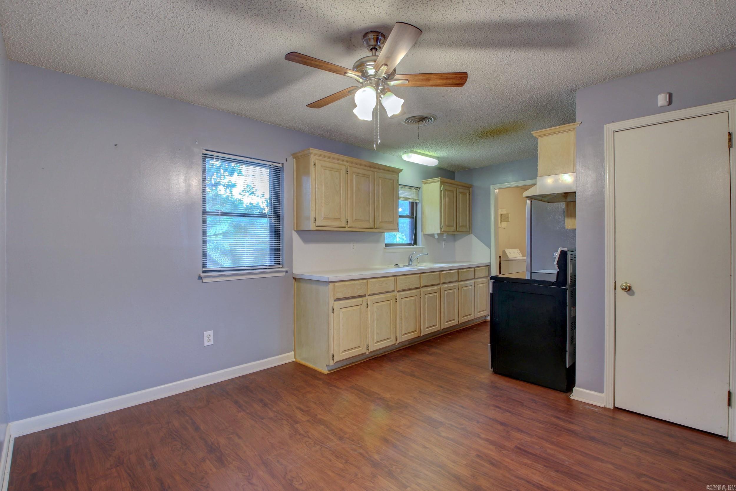 COUNTRY CLUB TO JACK - Residential