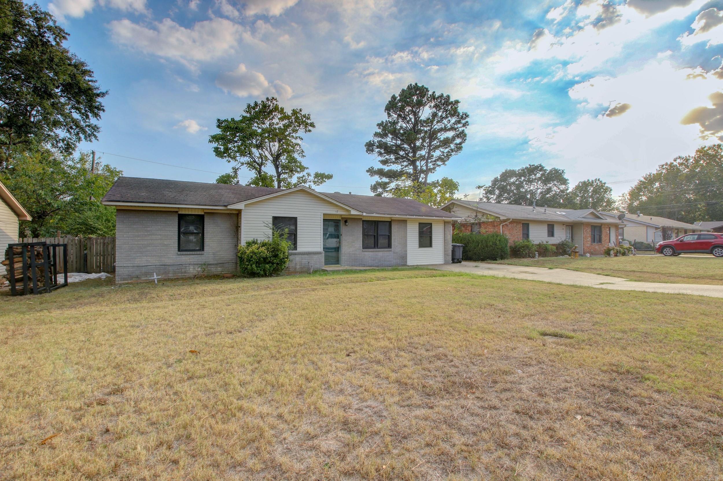 COUNTRY CLUB TO JACK - Residential