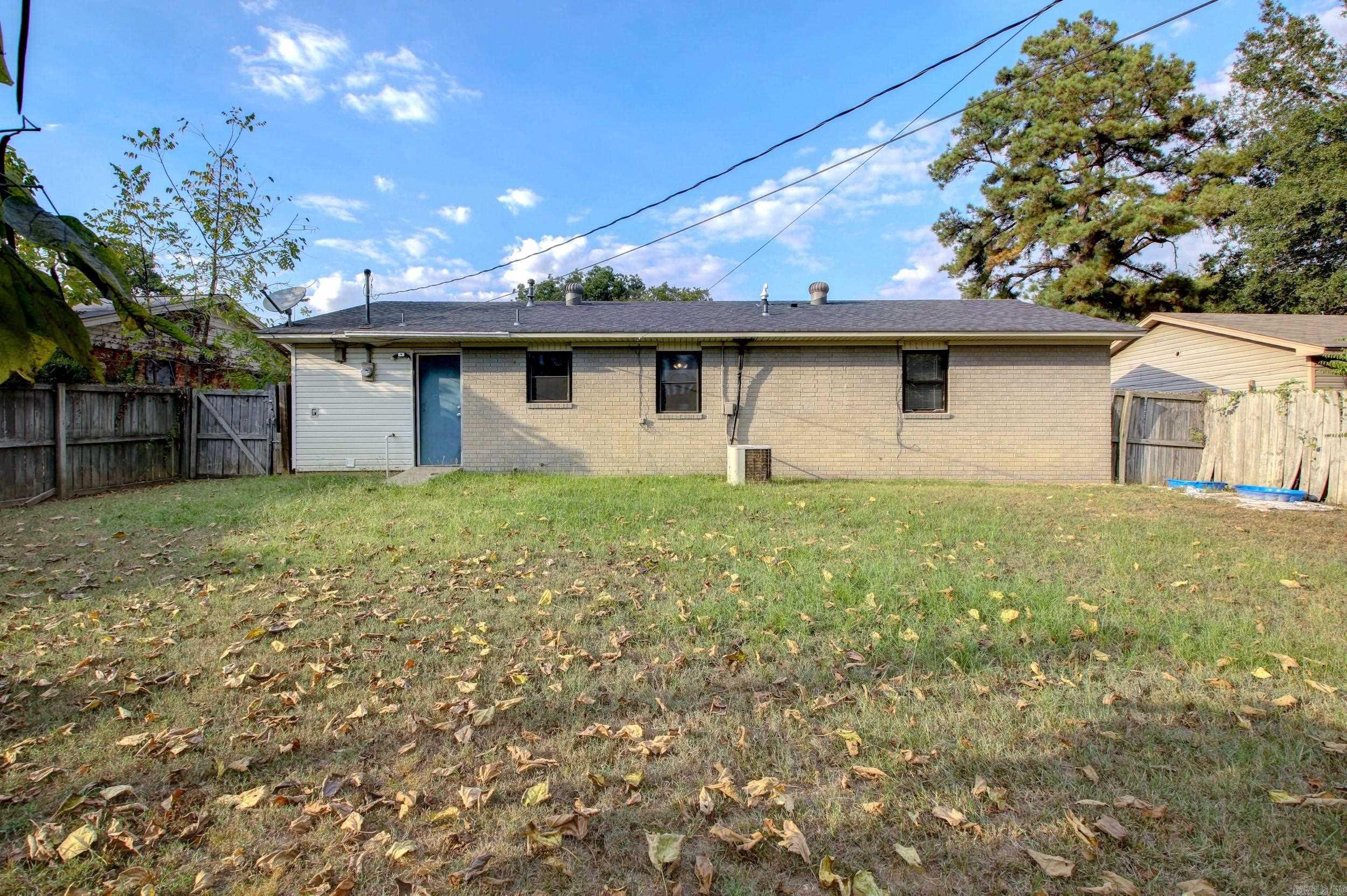 COUNTRY CLUB TO JACK - Residential