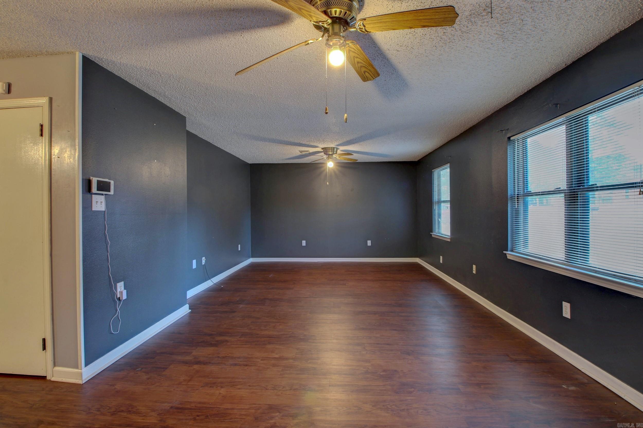 COUNTRY CLUB TO JACK - Residential