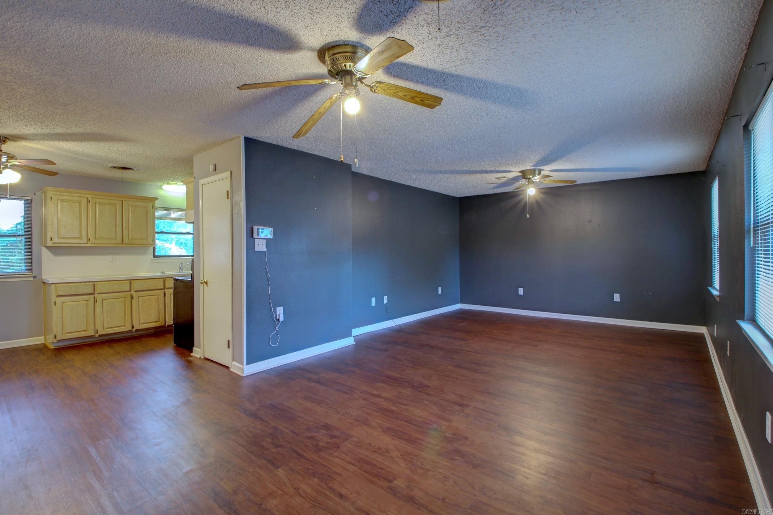 COUNTRY CLUB TO JACK - Residential