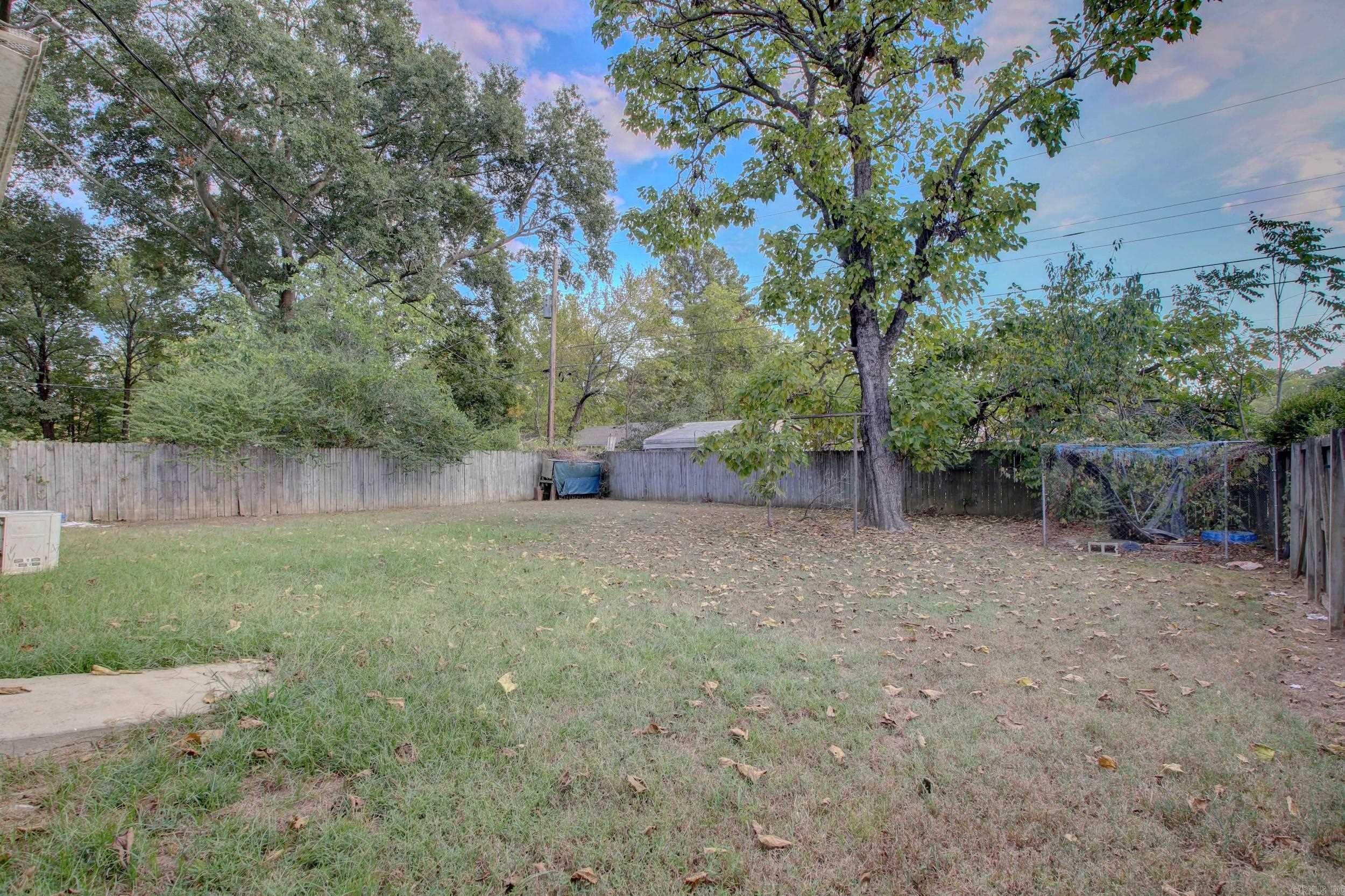 COUNTRY CLUB TO JACK - Residential