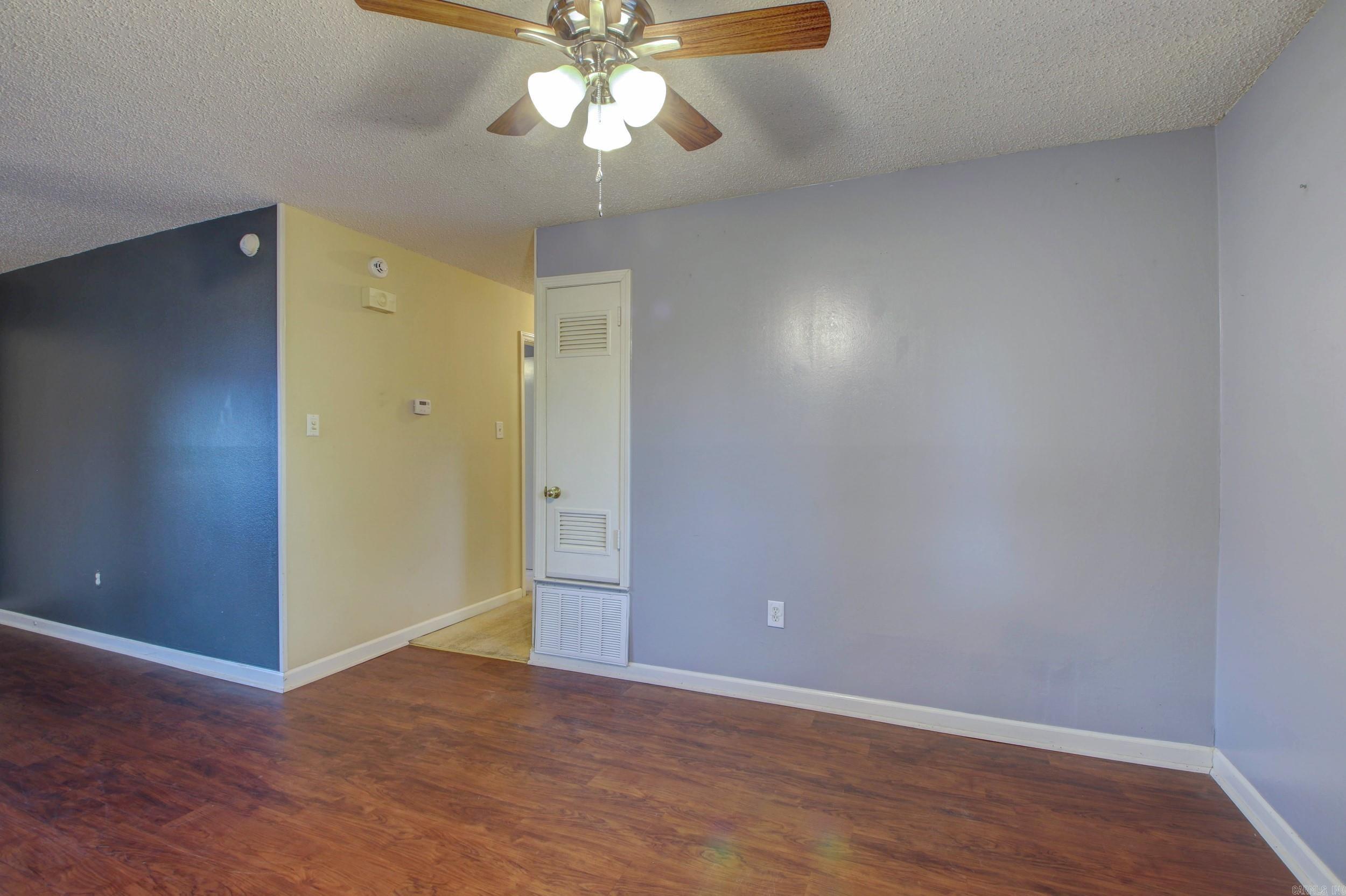 COUNTRY CLUB TO JACK - Residential