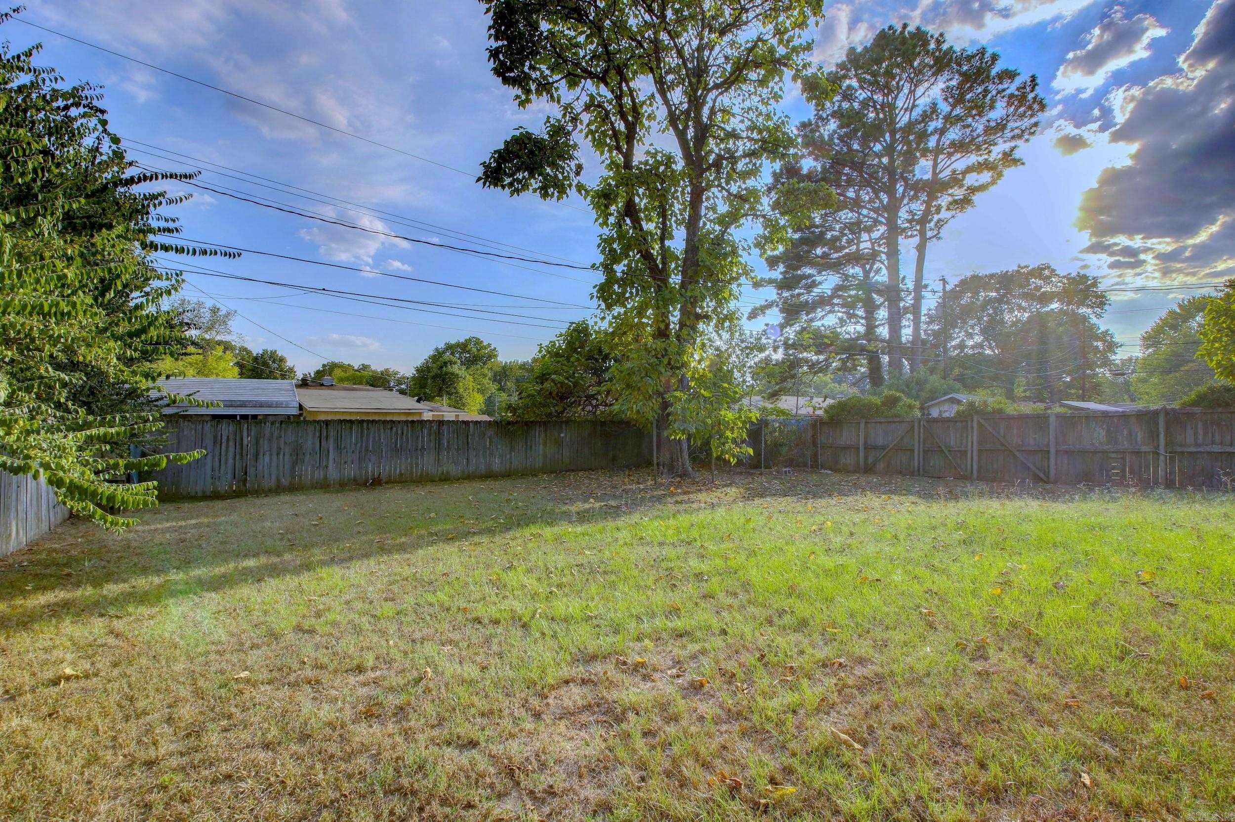 COUNTRY CLUB TO JACK - Residential