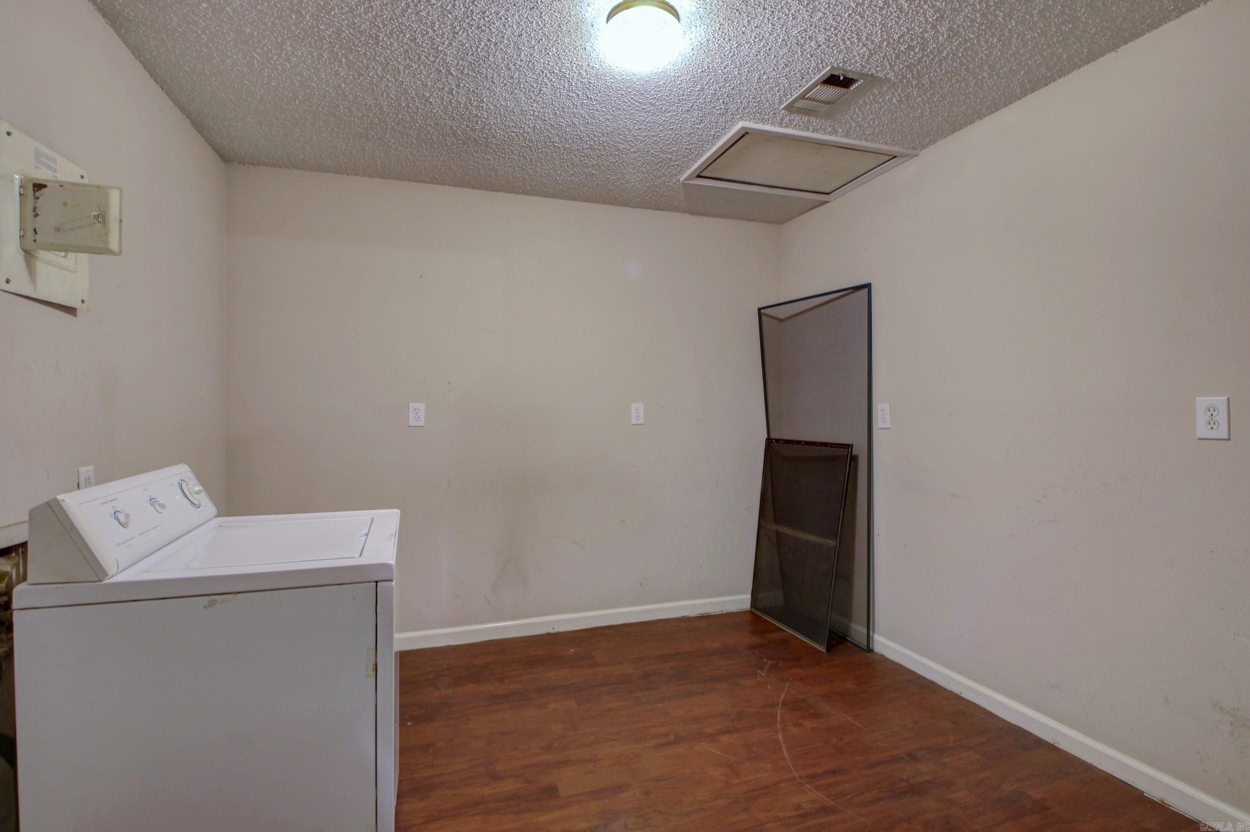 COUNTRY CLUB TO JACK - Residential