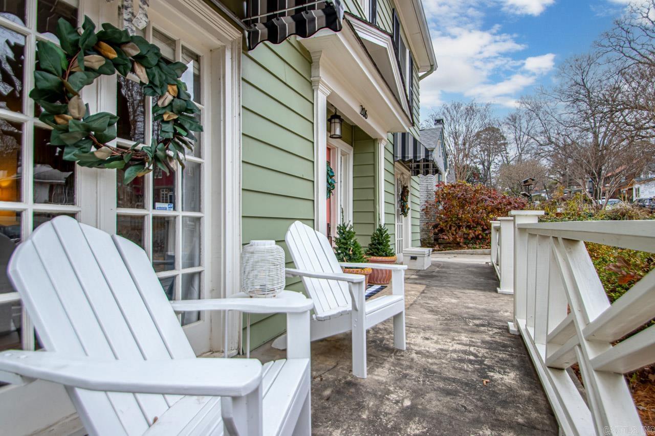 CRYSTAL COURT - Residential