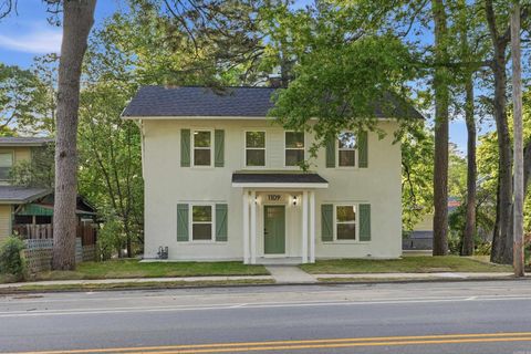 Photo of 1109 Kavanaugh Blvd Blvd, Little Rock, AR 72205 (MLS # 26016657)