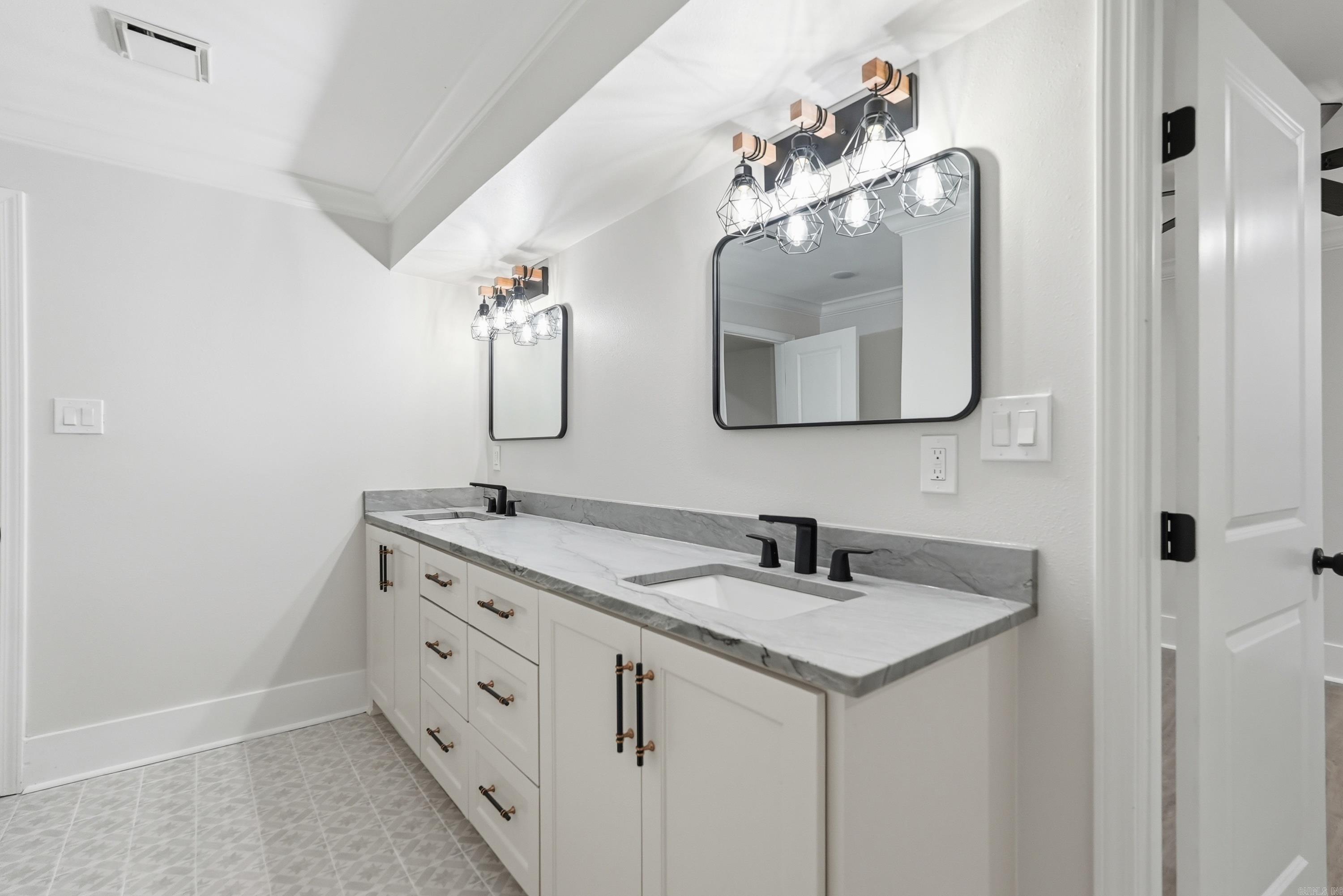 MIDLAND HILLS - Residential