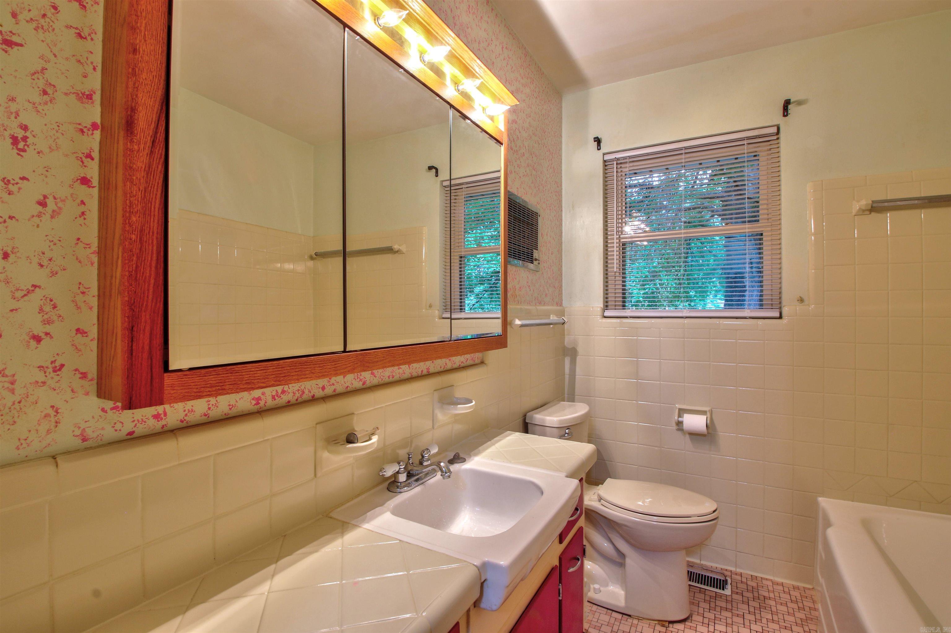 LAKEWOOD - Residential