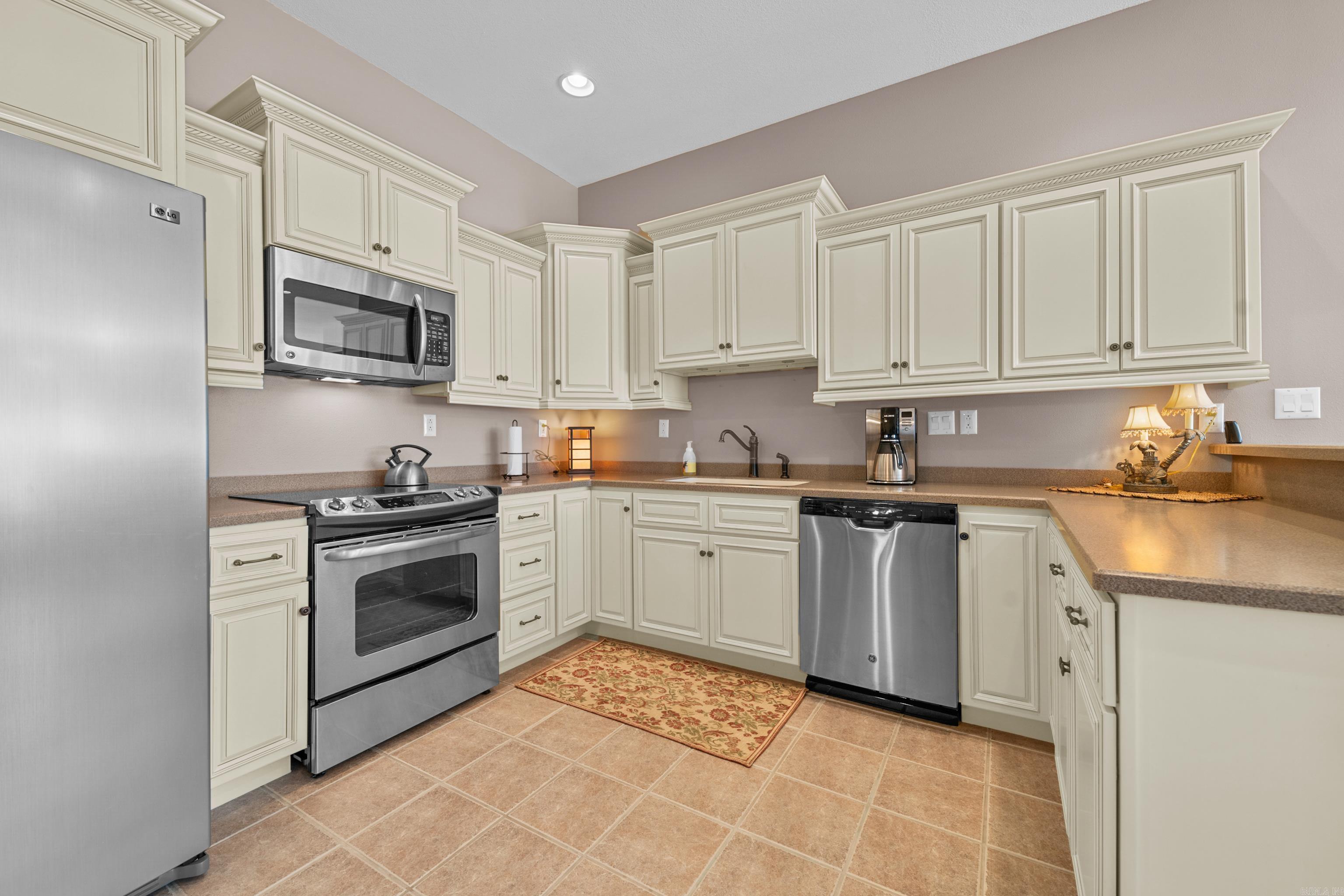 BELMONT ACRES - LAKE - Residential