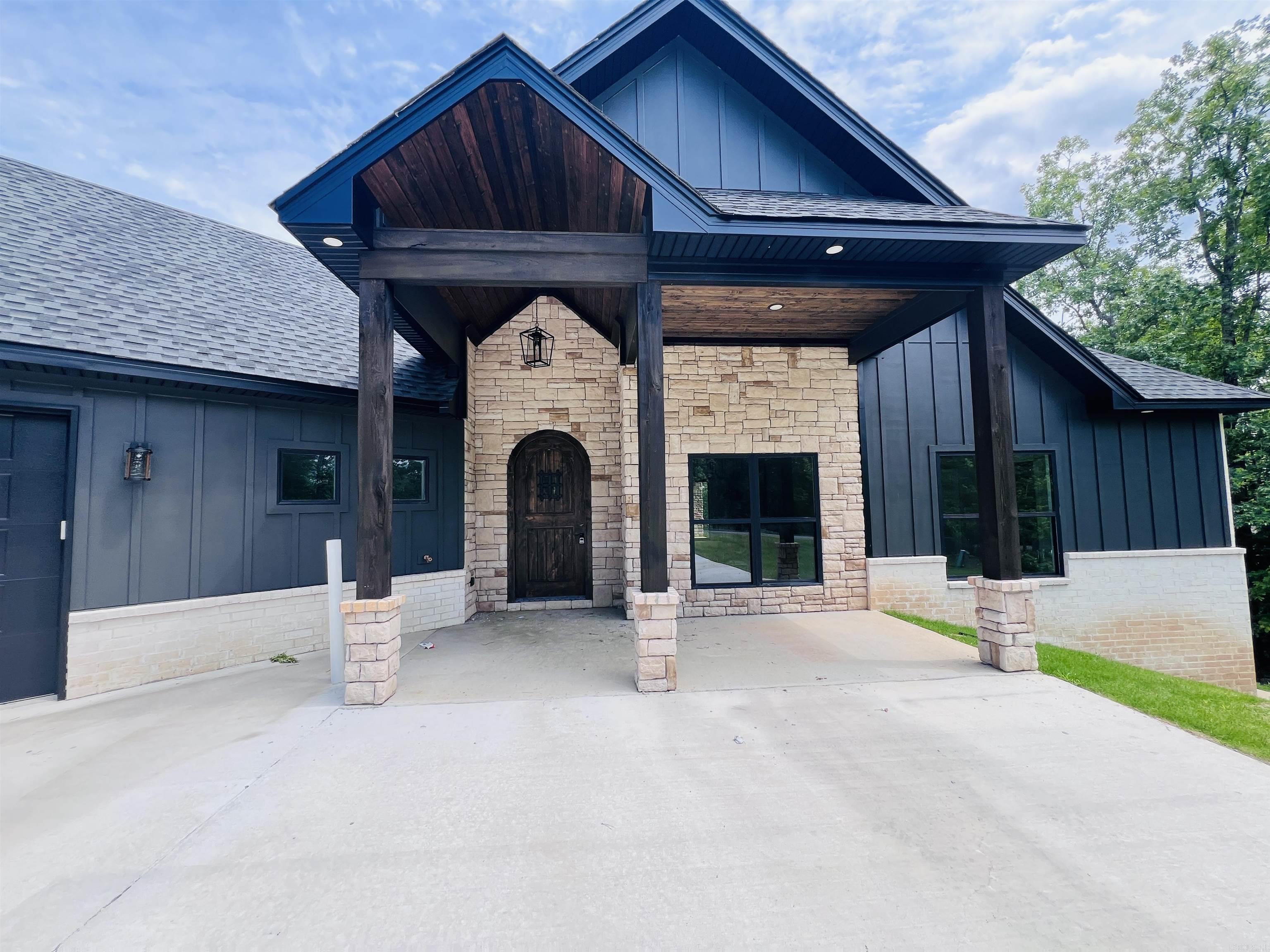 Hawks Point - Residential