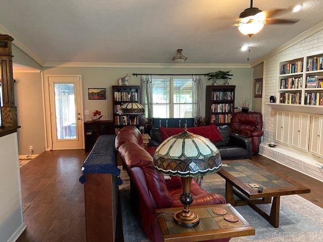 ROLLING HILLS ESTATES - Residential