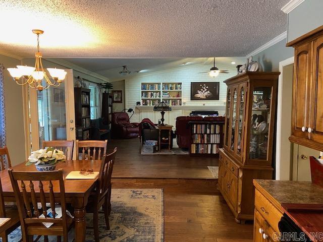 ROLLING HILLS ESTATES - Residential