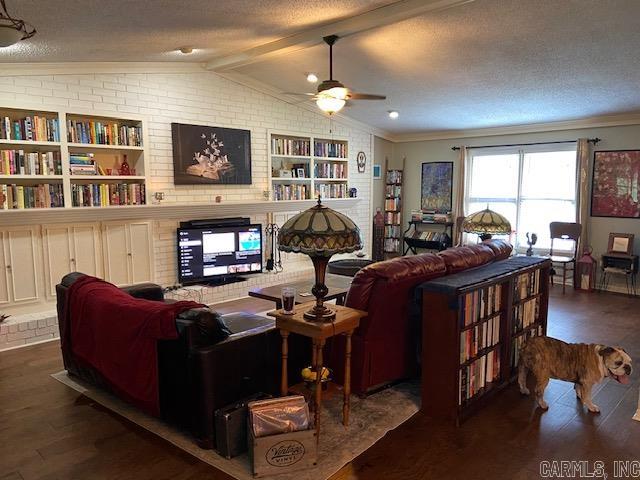 ROLLING HILLS ESTATES - Residential