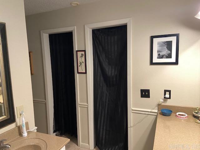 ROLLING HILLS ESTATES - Residential