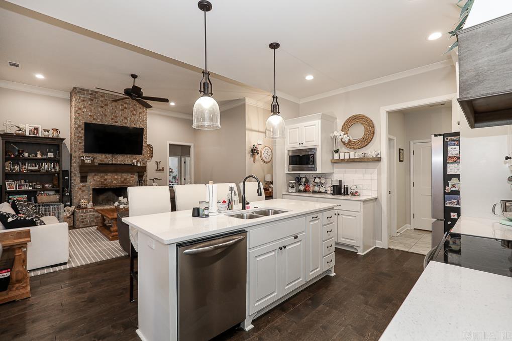 DAWSONS POINTE - Residential