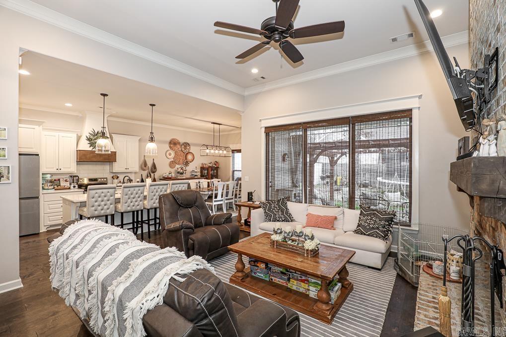 DAWSONS POINTE - Residential