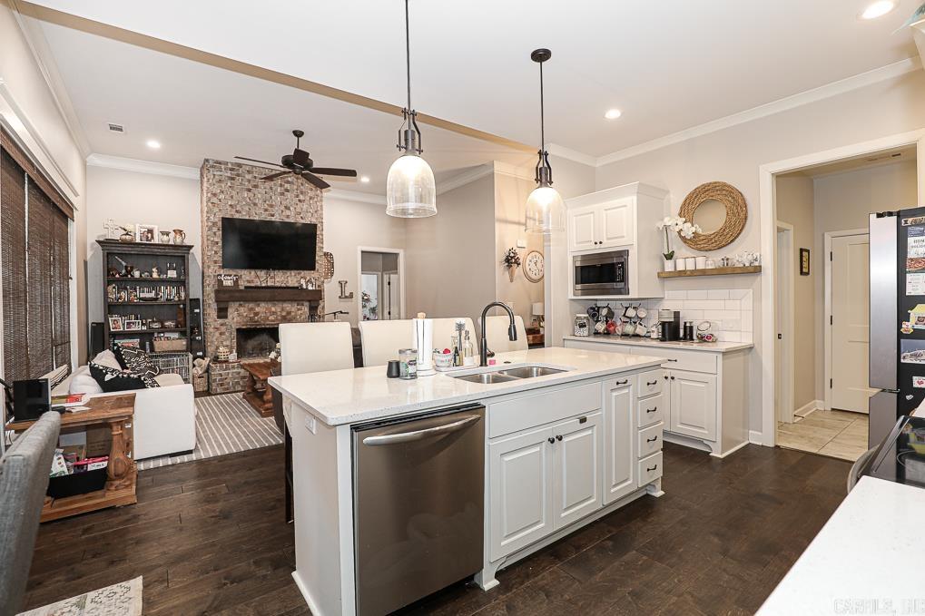 DAWSONS POINTE - Residential