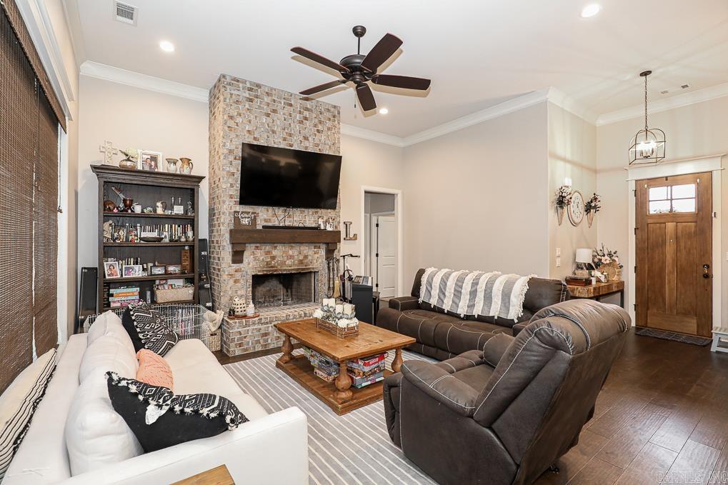 DAWSONS POINTE - Residential