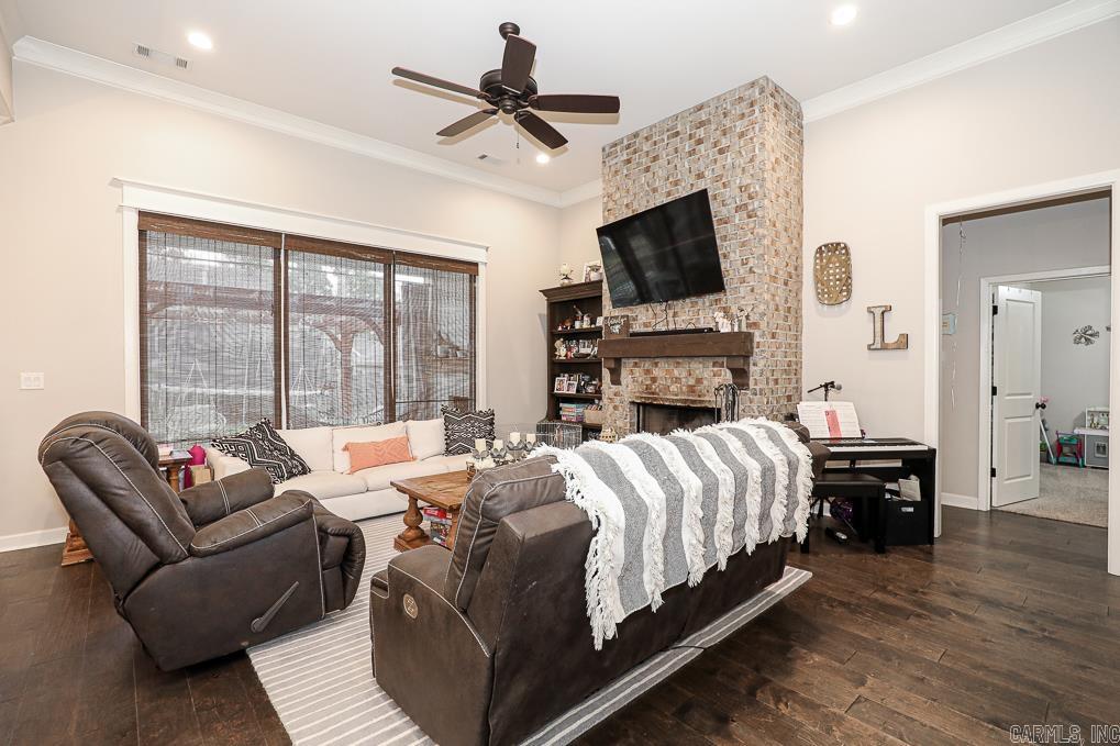 DAWSONS POINTE - Residential