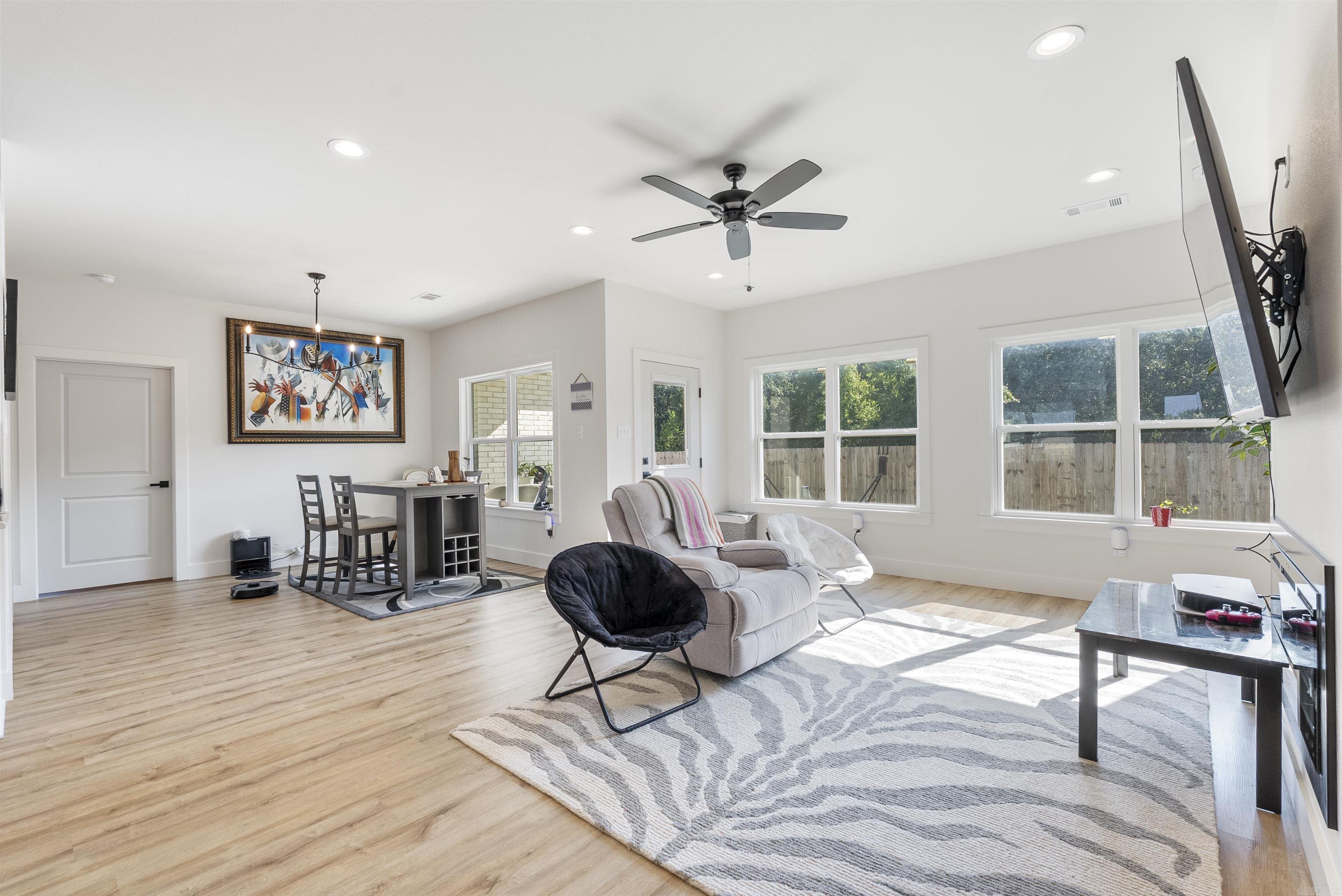 EAST MEADOW - Residential