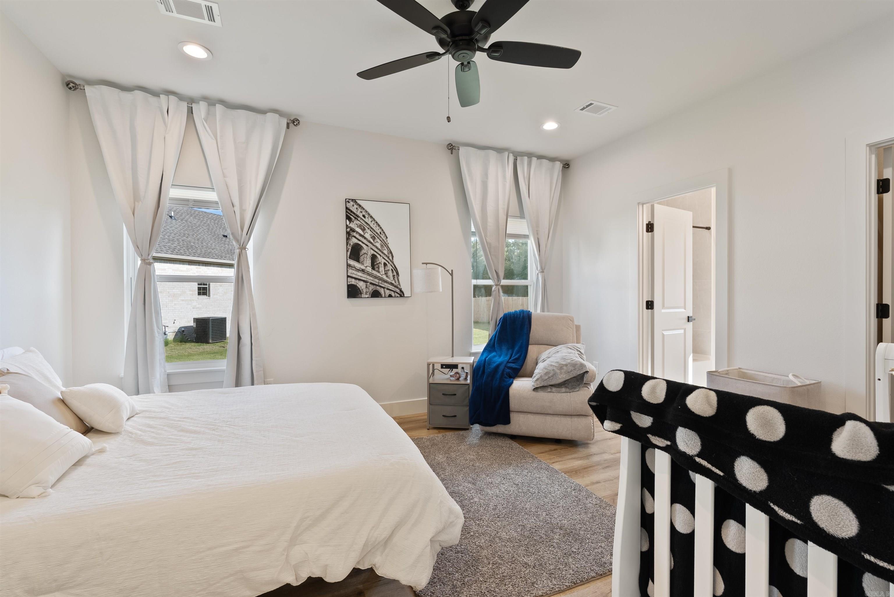 EAST MEADOW - Residential