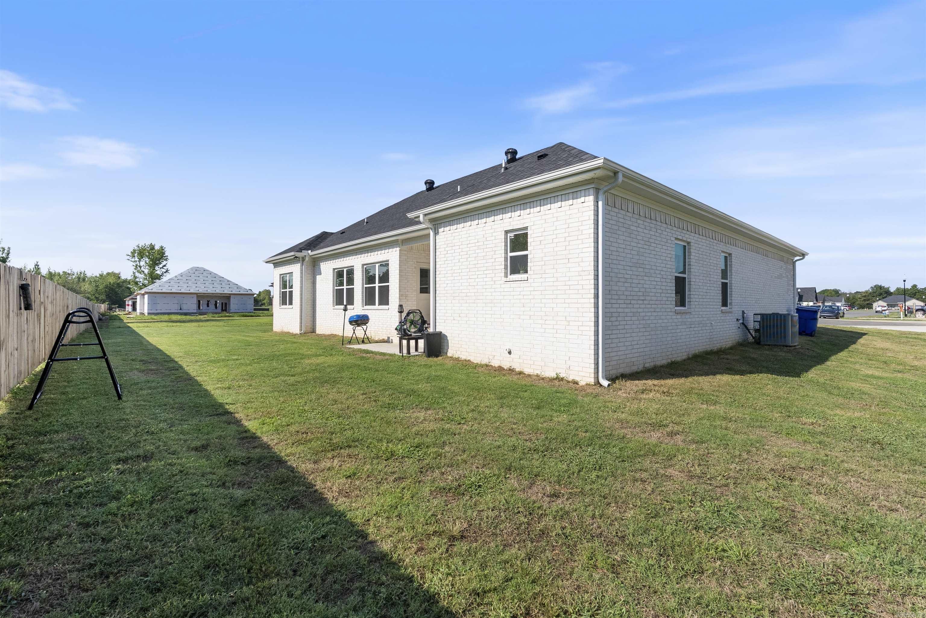 EAST MEADOW - Residential