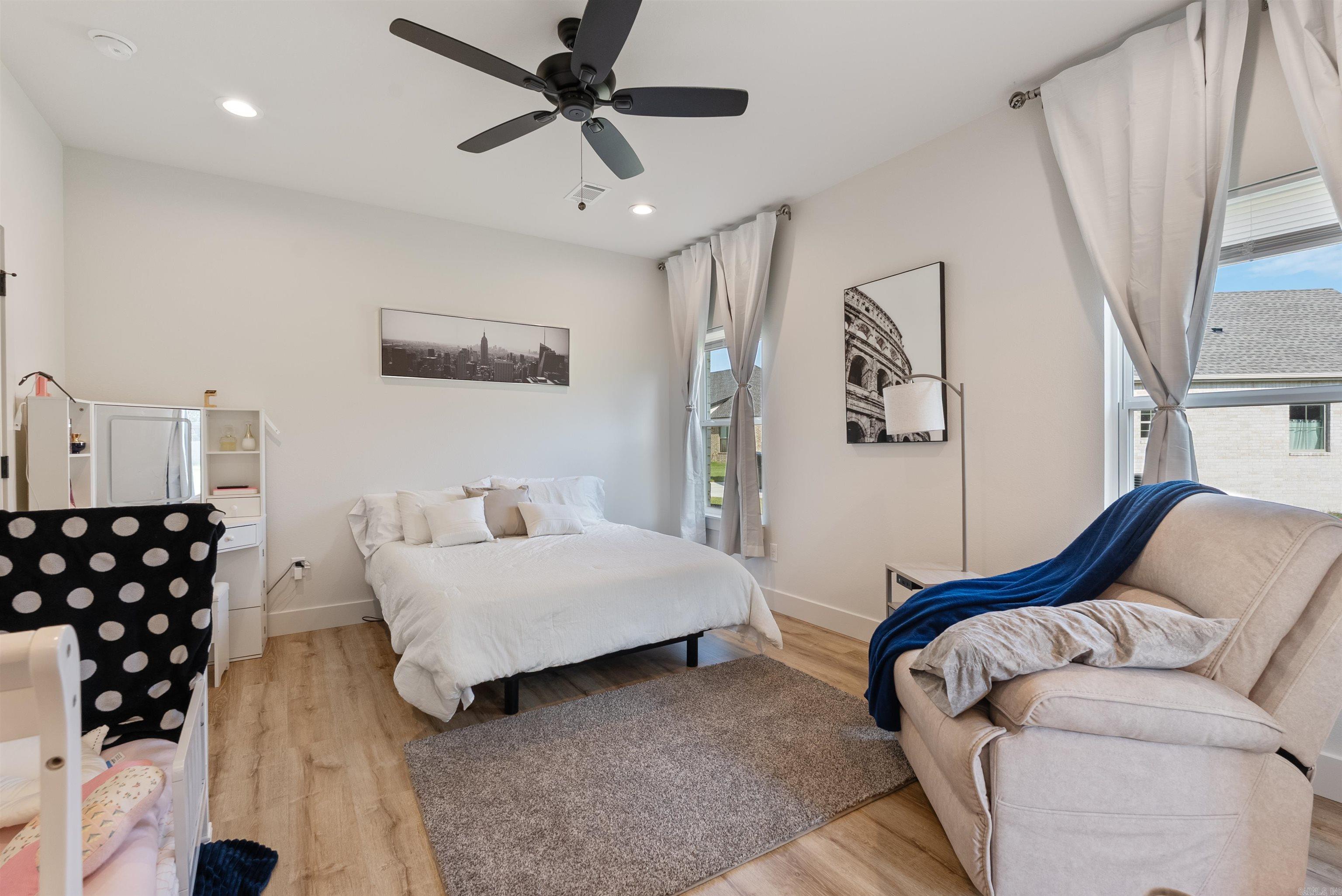 EAST MEADOW - Residential