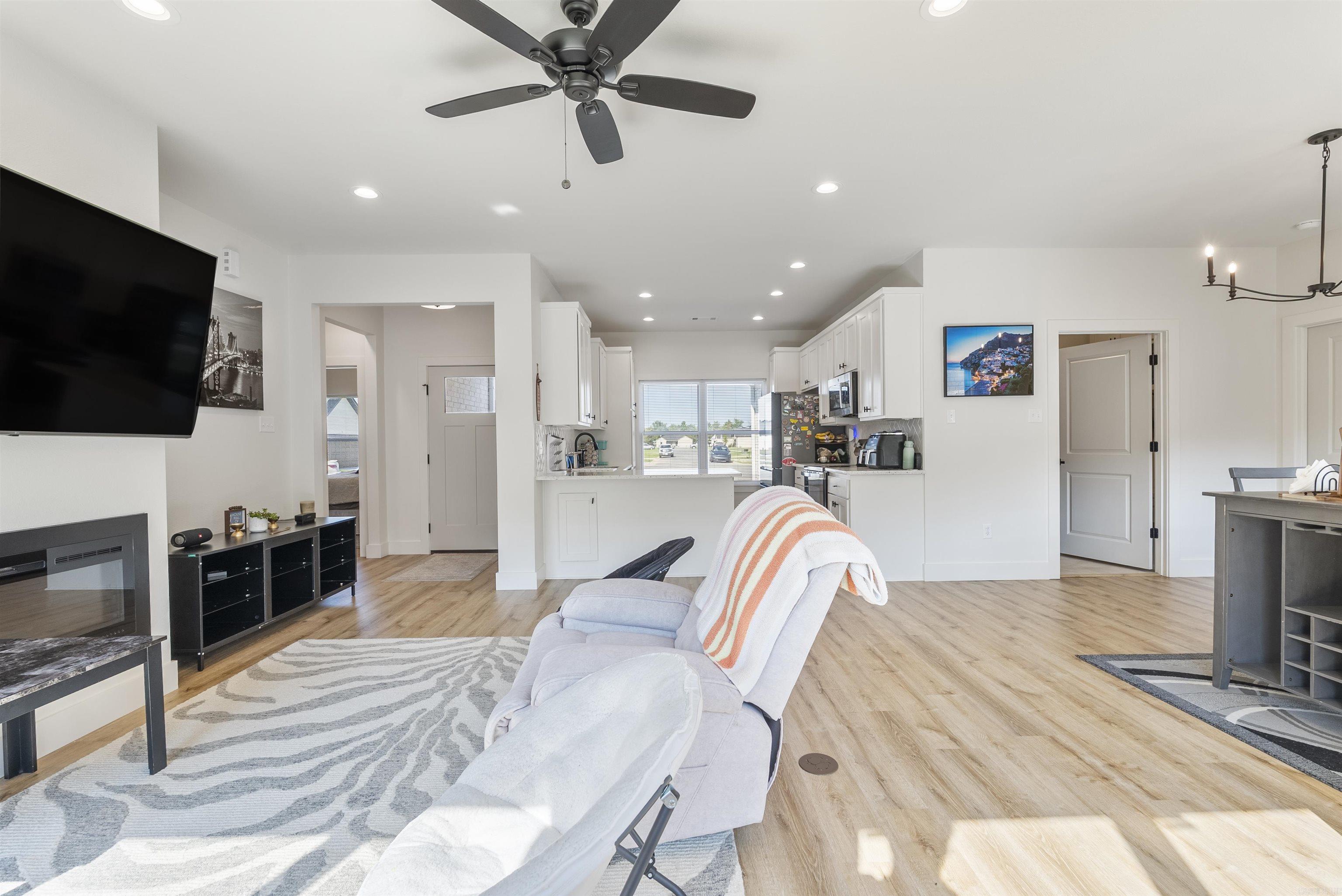EAST MEADOW - Residential