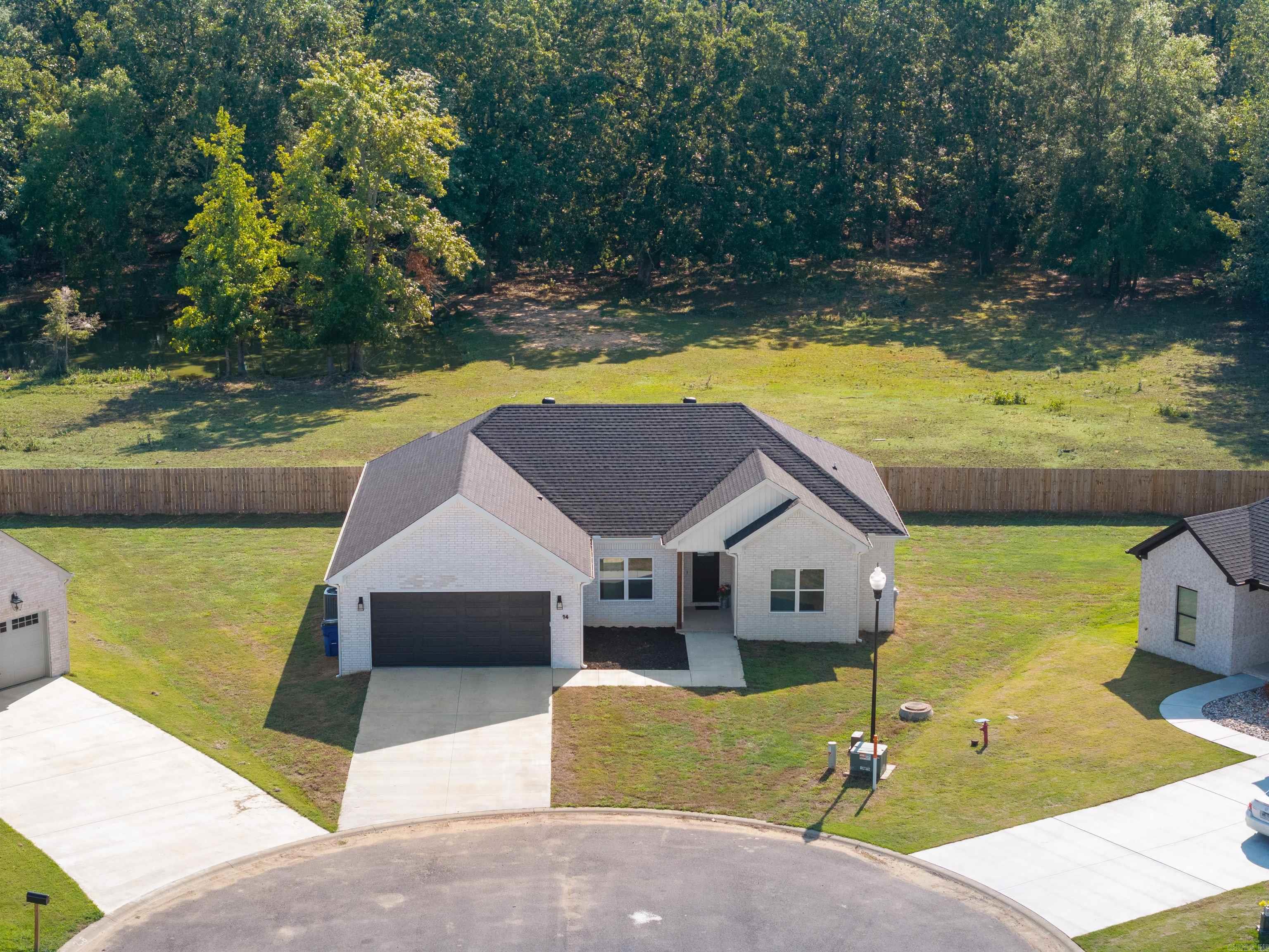 EAST MEADOW - Residential