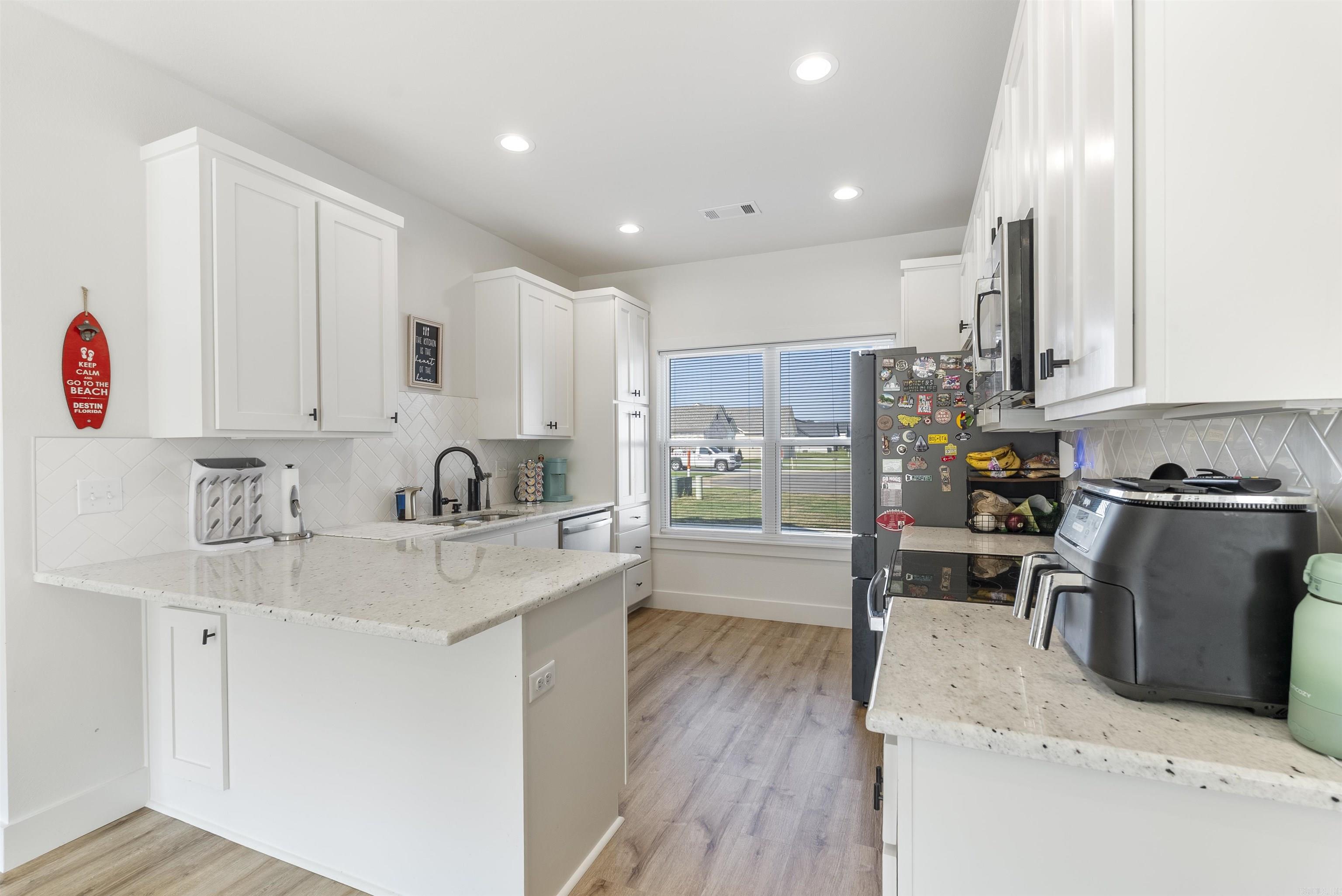 EAST MEADOW - Residential