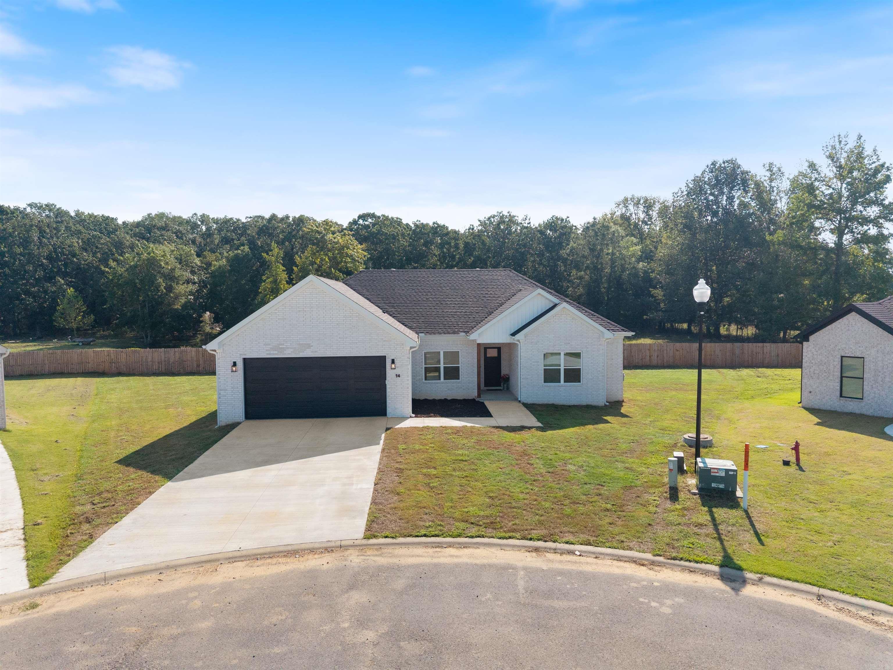 EAST MEADOW - Residential