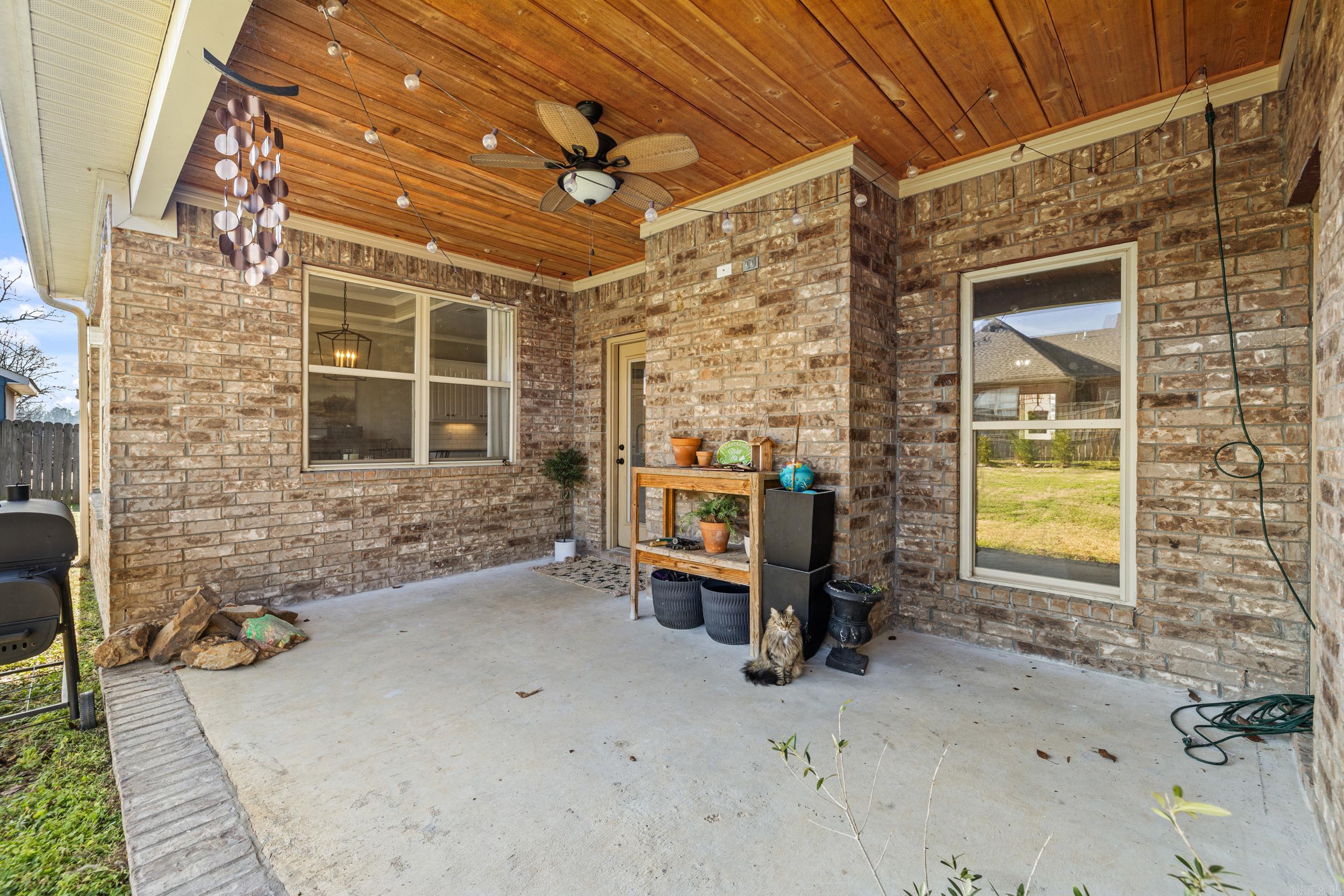 CRESTWOOD ESTATES - Residential