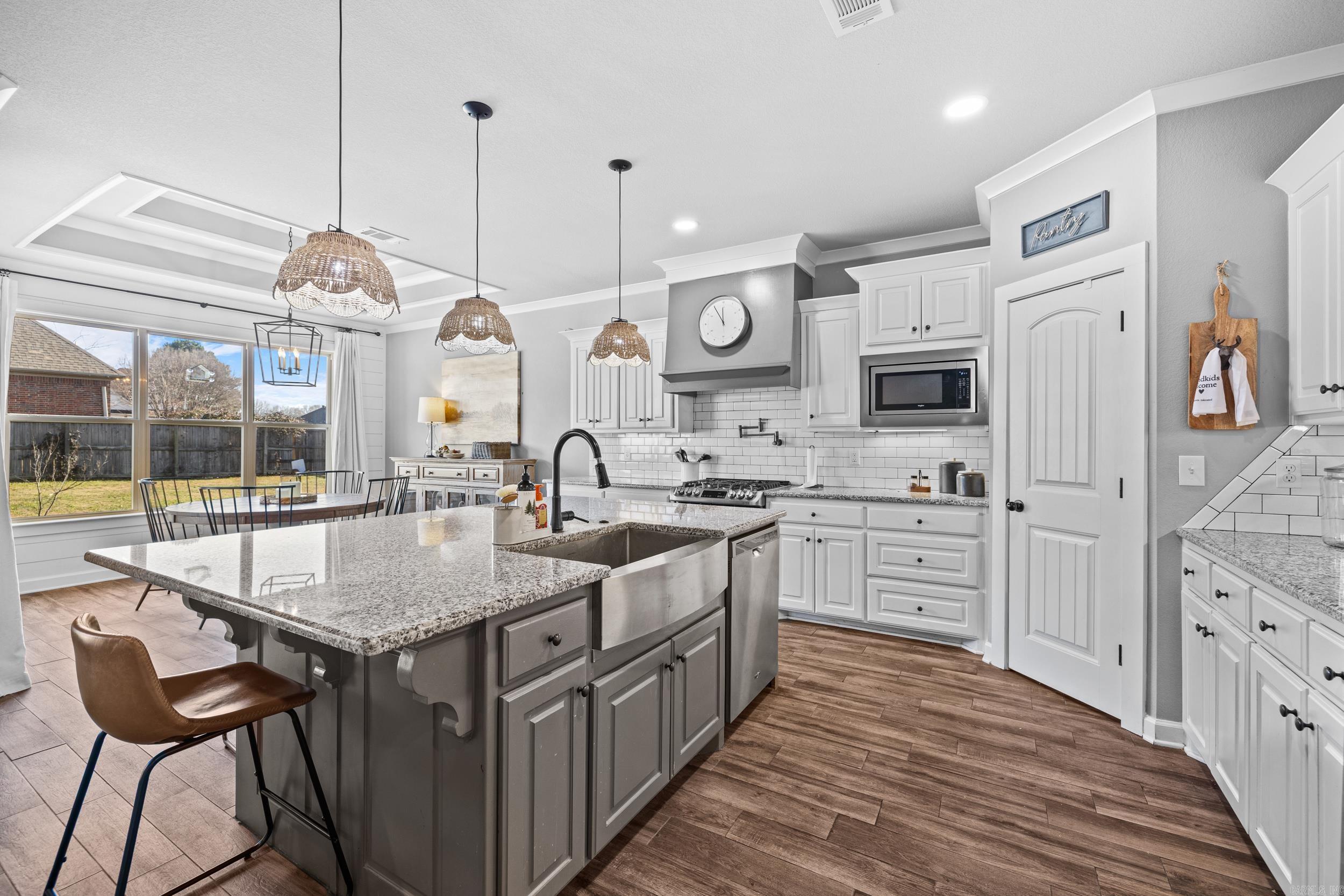 CRESTWOOD ESTATES - Residential