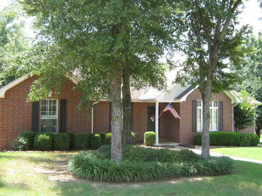 Wonderful Home in Deanwood.  Floor Plan is Designed For Living Comfortably.  Huge Living Area and Huge Formal Dining (Or Current Owner Used it as Another Living Area), Nice Kitchen/Breakfast Room Plus Private Study With Built In Shelves and Desk!  The Bedrooms Are all Large and the Double Garage is Oversized For Extra Storage/Workshop or Whatever!  The Outdoor Living is Great Here.  Beautifully Landscaped, Fenced, Enormous Deck For Entertaining  and Swing Set Stays!  Awesome for Children.