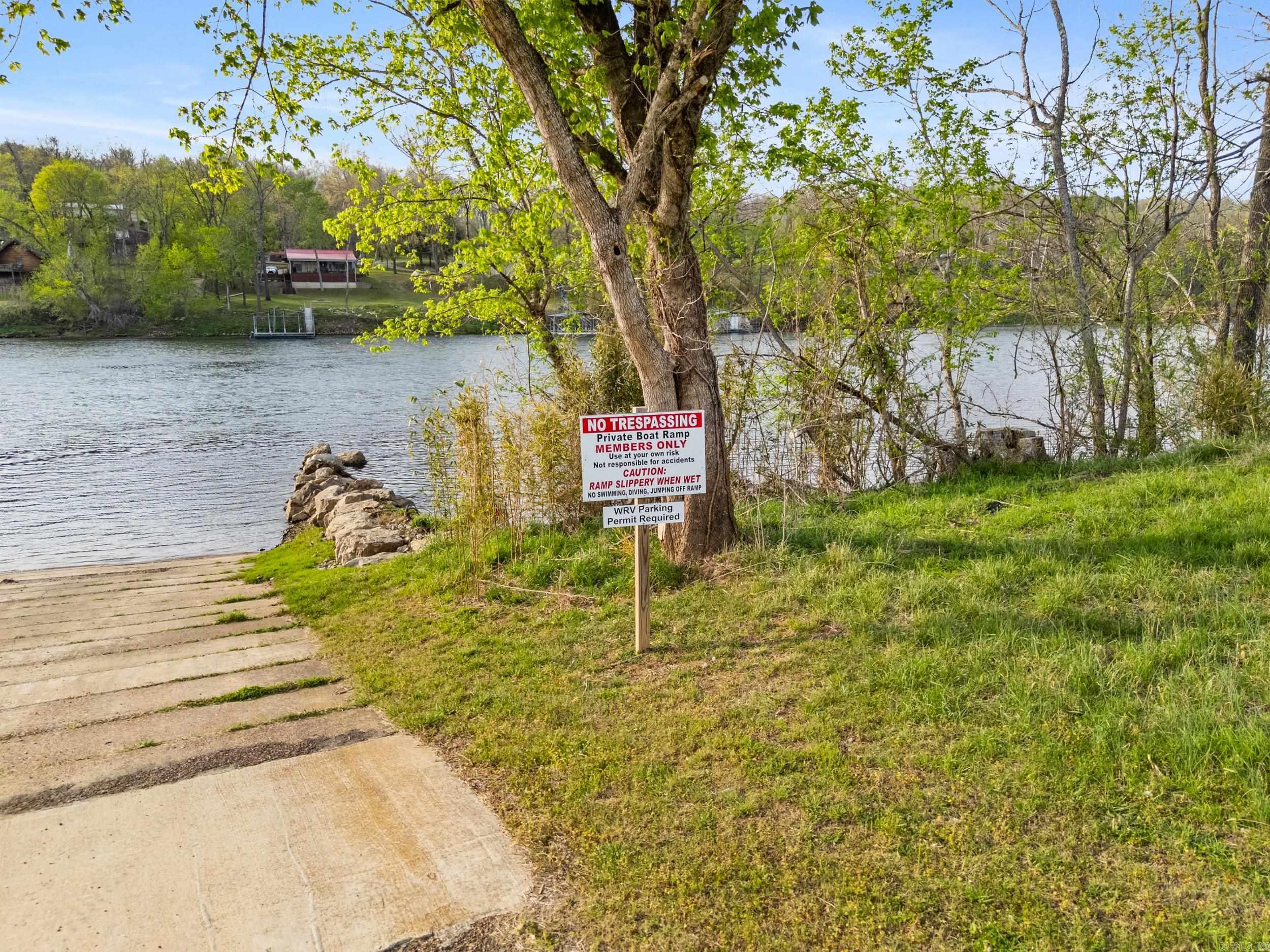 White River Valley - Land