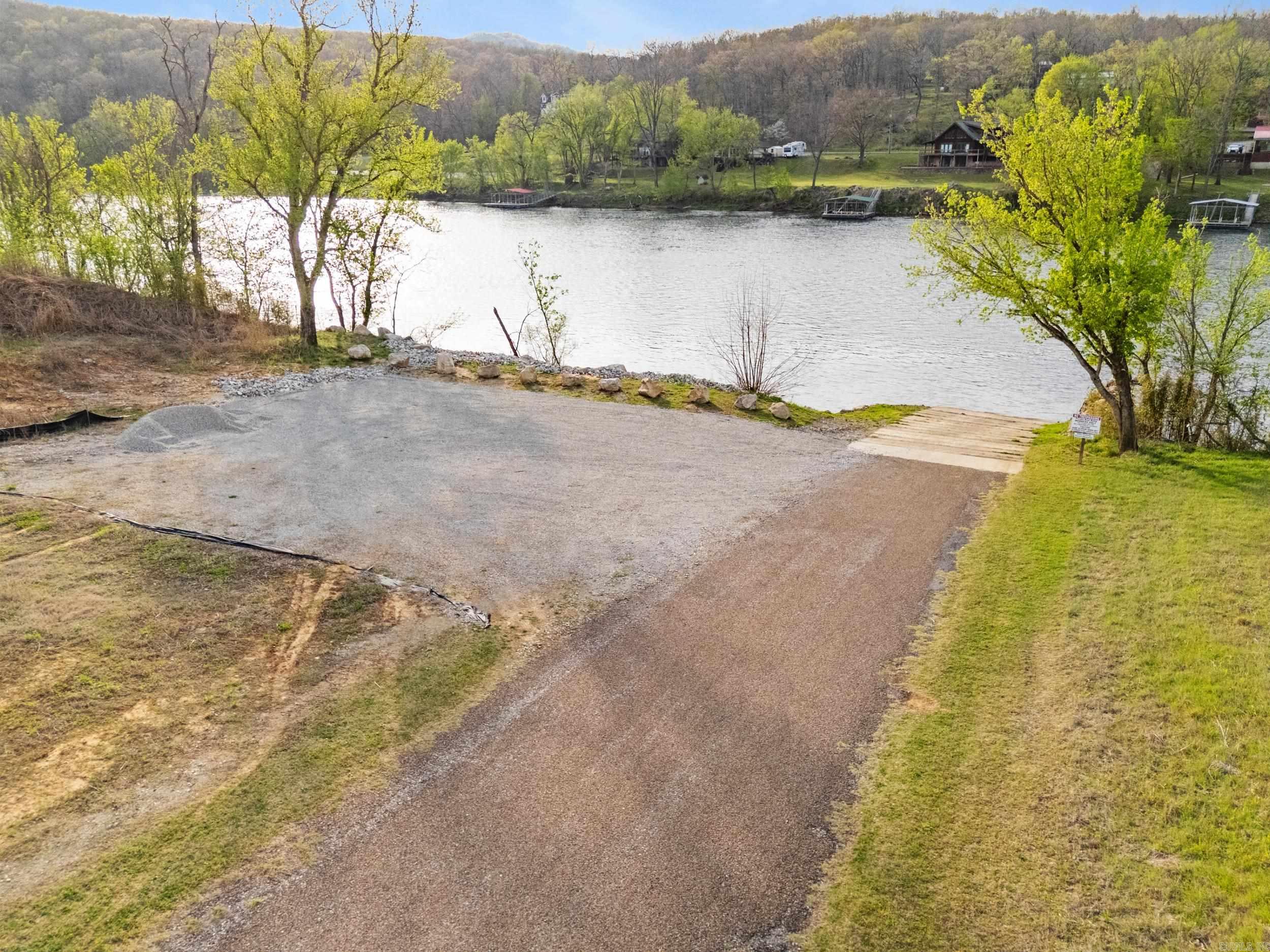 White River Valley - Land