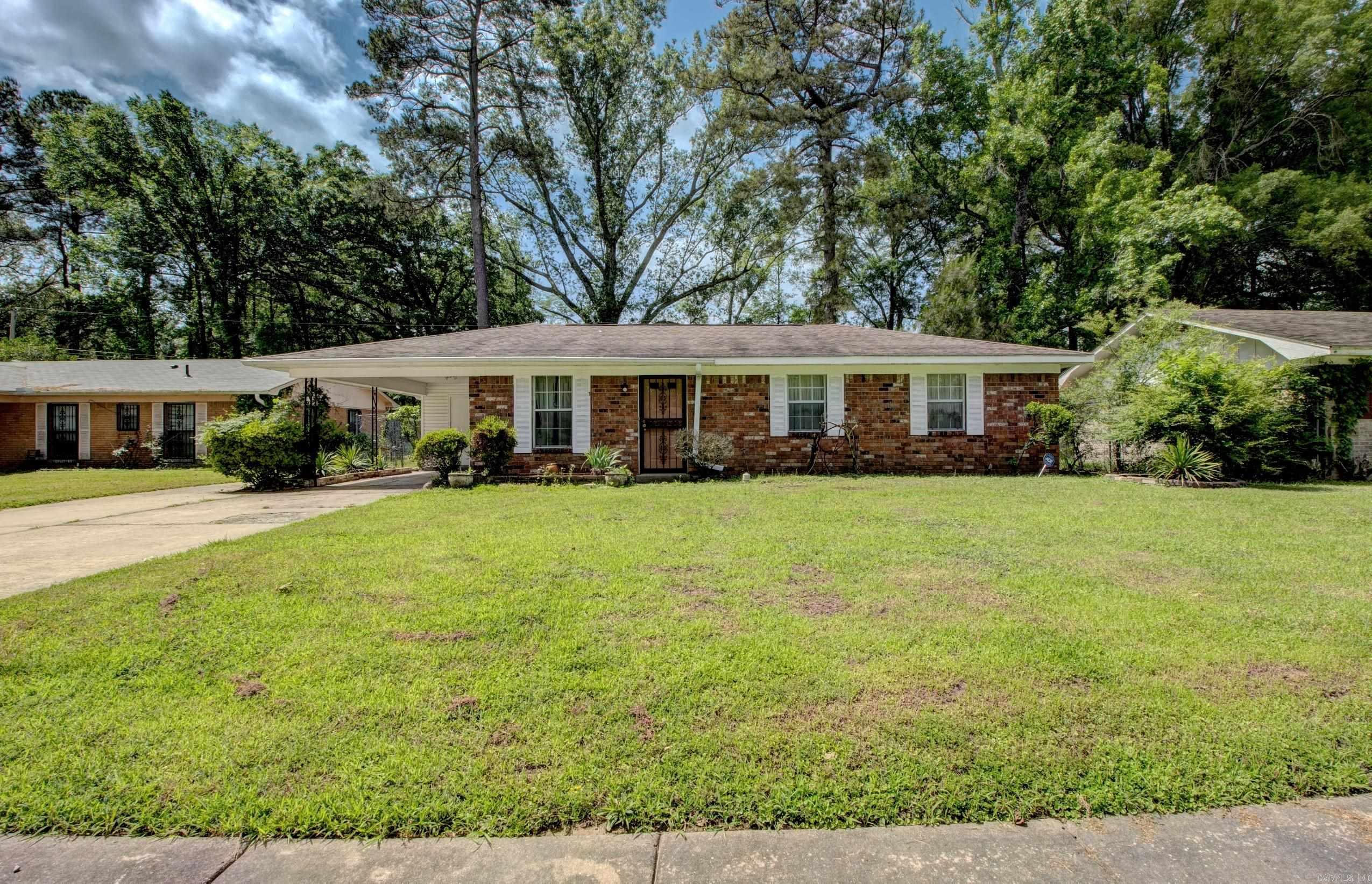 This charming 3-bedroom 1.5 bath home is perfect for first-time homeowners. Inside you'll find a cozy living room, an eat in kitchen, and a spacious family room, perfect for everyday living and entertaining. Unwind in the sunroom or spend quality time outdoors in the fully fenced backyard. This home is full of potential and ready for you to make it your own! Seller is boxed up and ready to go! See it today. You'll be pleasantly surprised. Measure for sf accuracy.